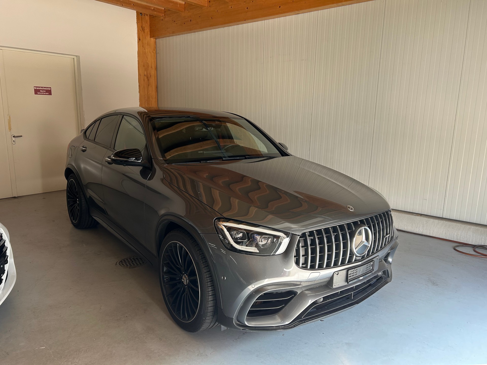 MERCEDES-BENZ GLC Coupé 63 AMG 4Matic+ 9G-Tronic-image-2