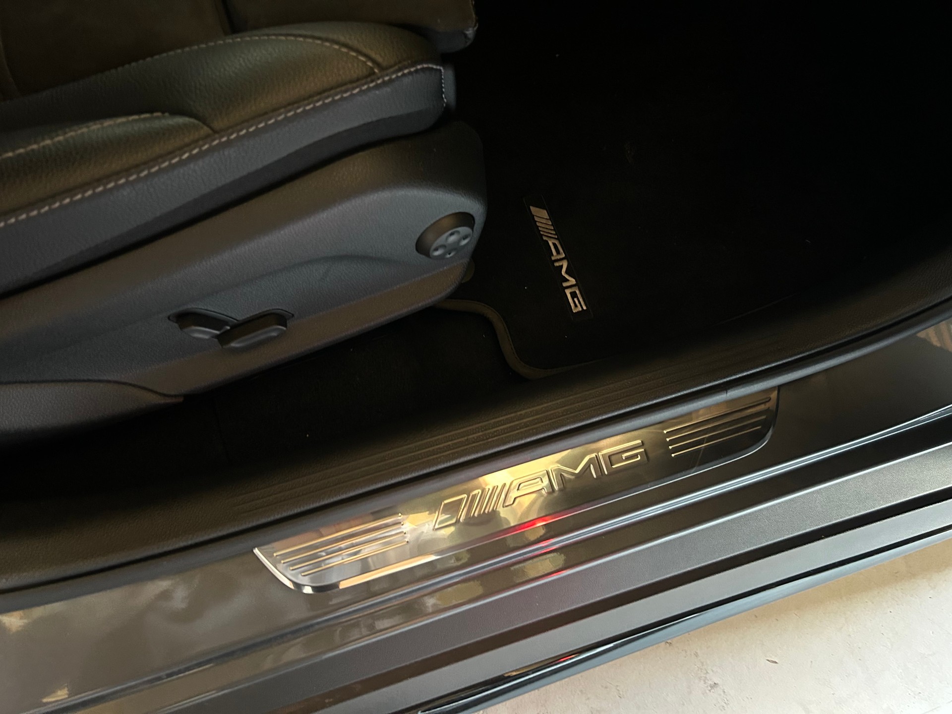 MERCEDES-BENZ GLC Coupé 63 AMG 4Matic+ 9G-Tronic-image-15