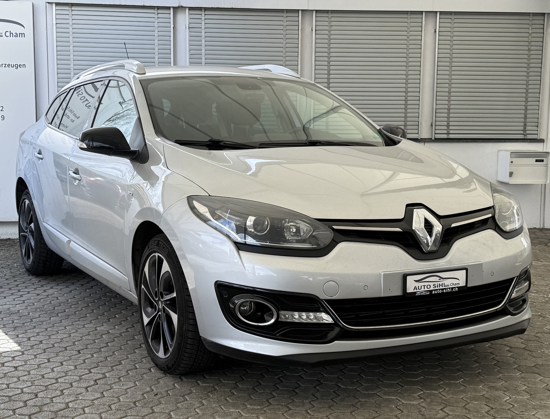 RENAULT Mégane Grandtour 1.2 16V Turbo Bose-showroom-element-2