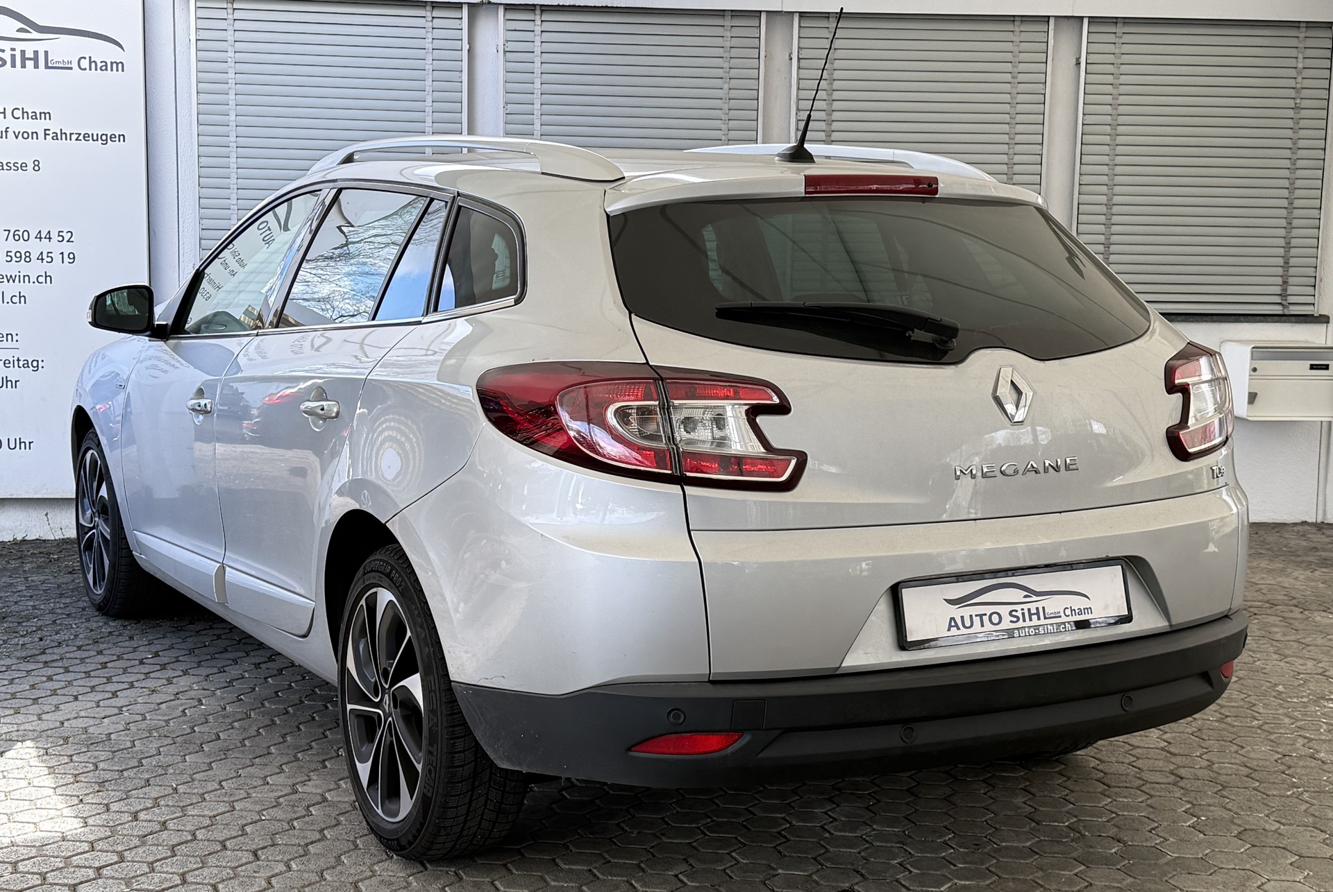 RENAULT Mégane Grandtour 1.2 16V Turbo Bose-image-6