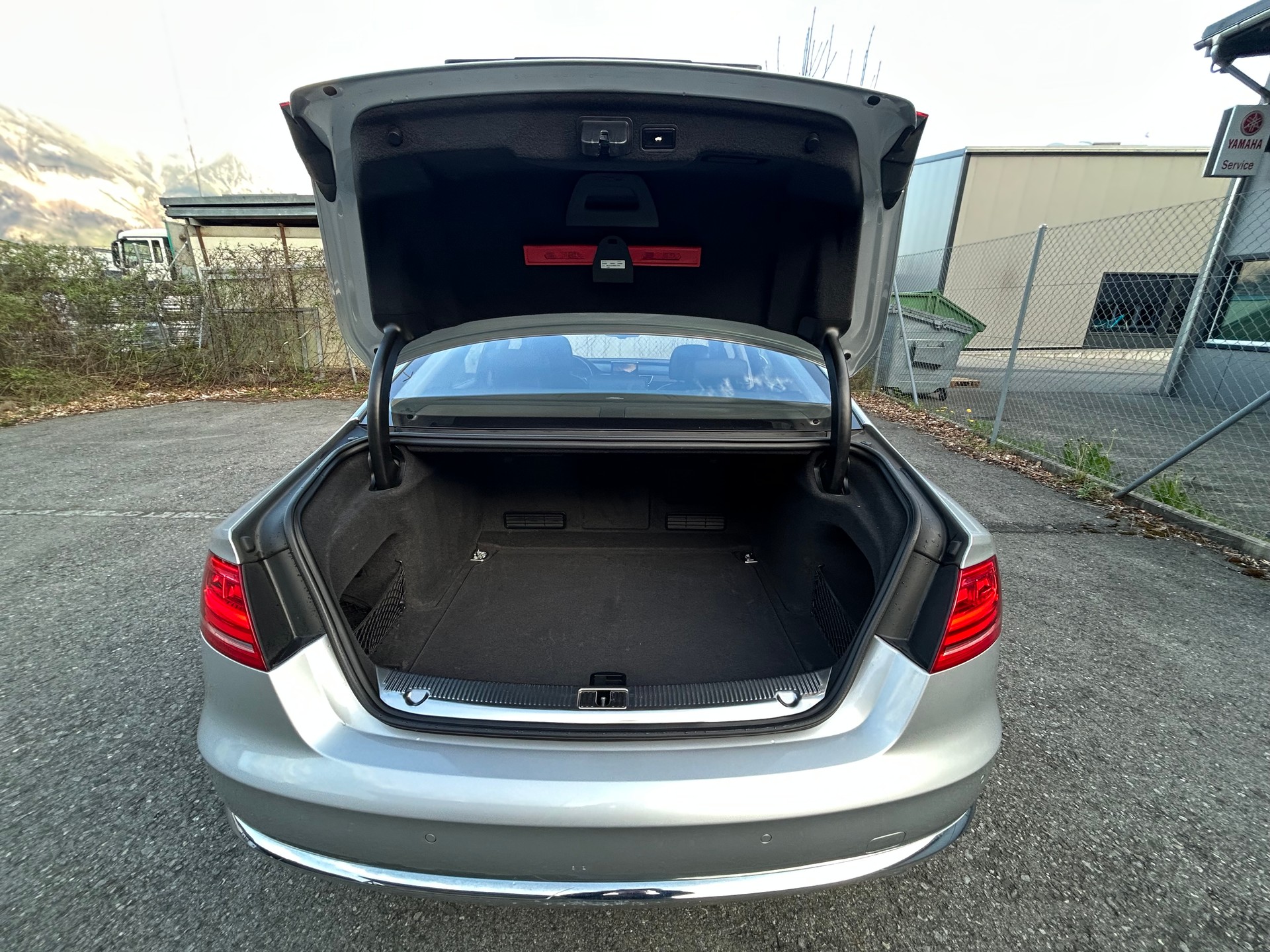 AUDI A8 4.2 TDI quattro tiptronic-image-12