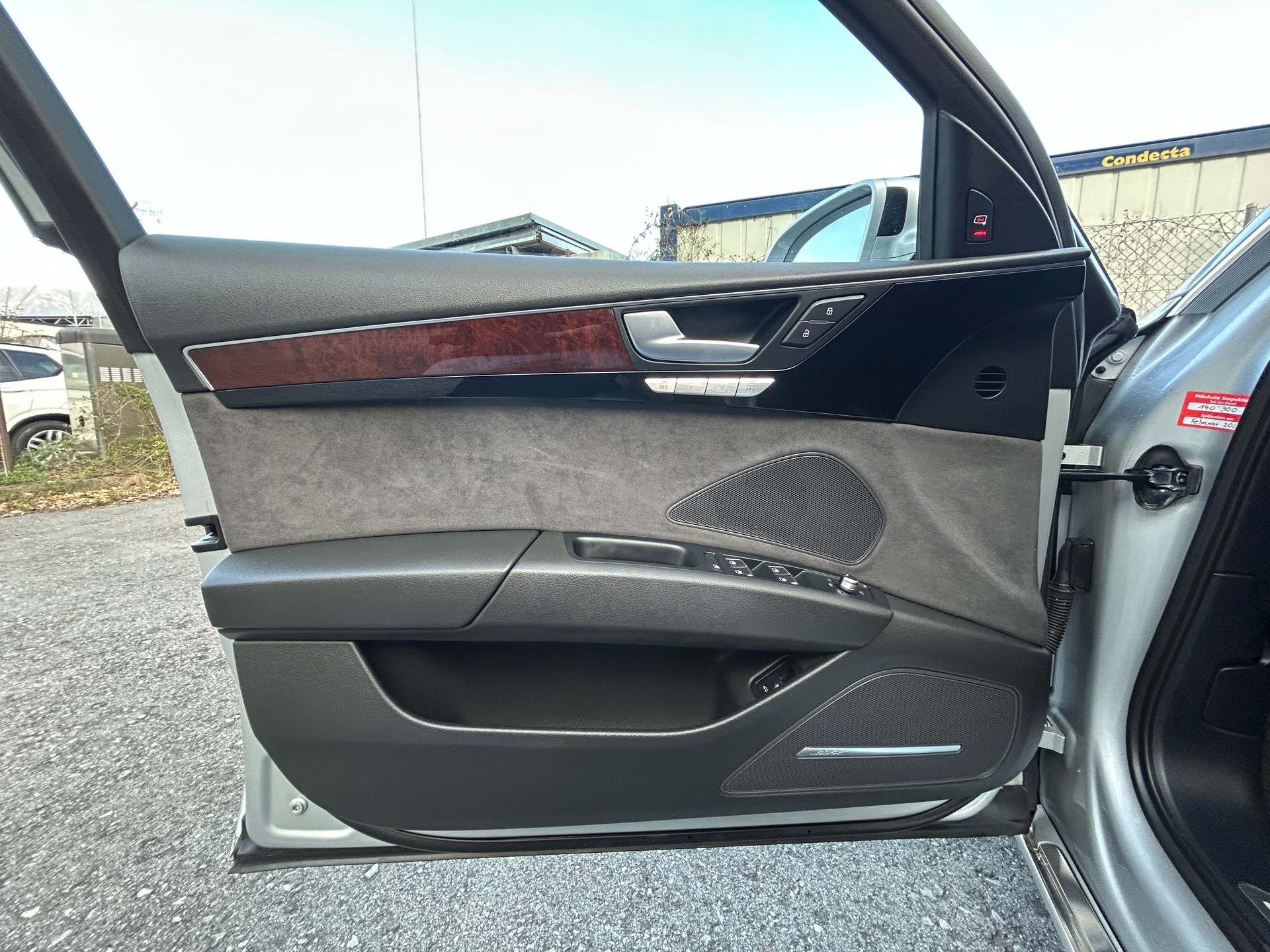 AUDI A8 4.2 TDI quattro tiptronic-image-13
