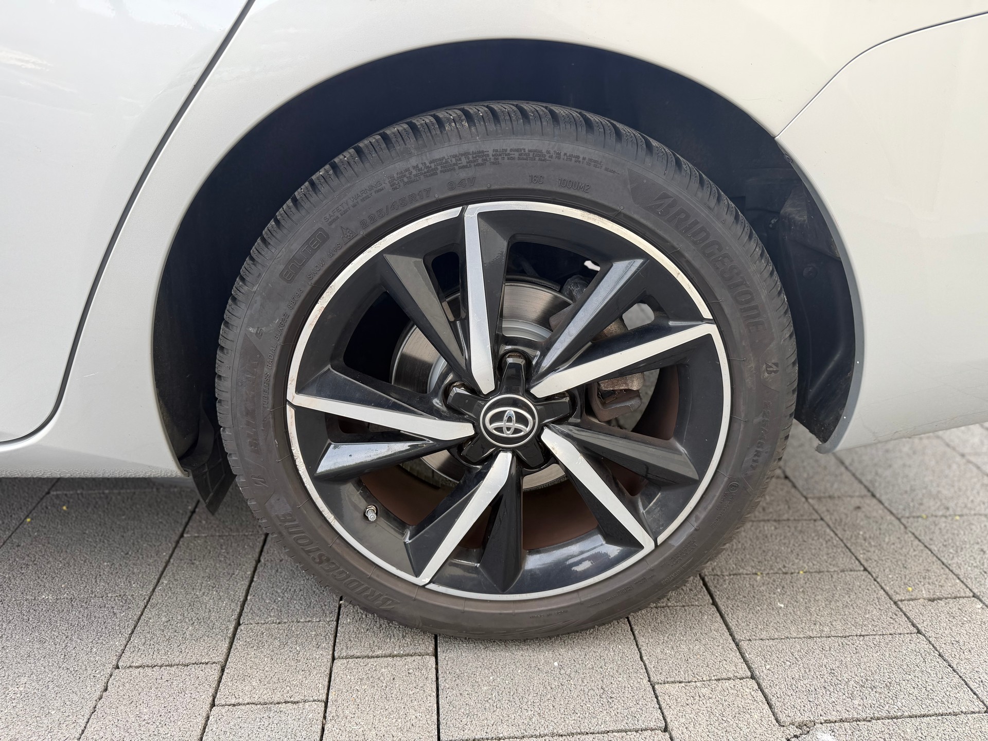 TOYOTA Auris Touring Sports 1.8 HSD Premium e-CVT-image-11