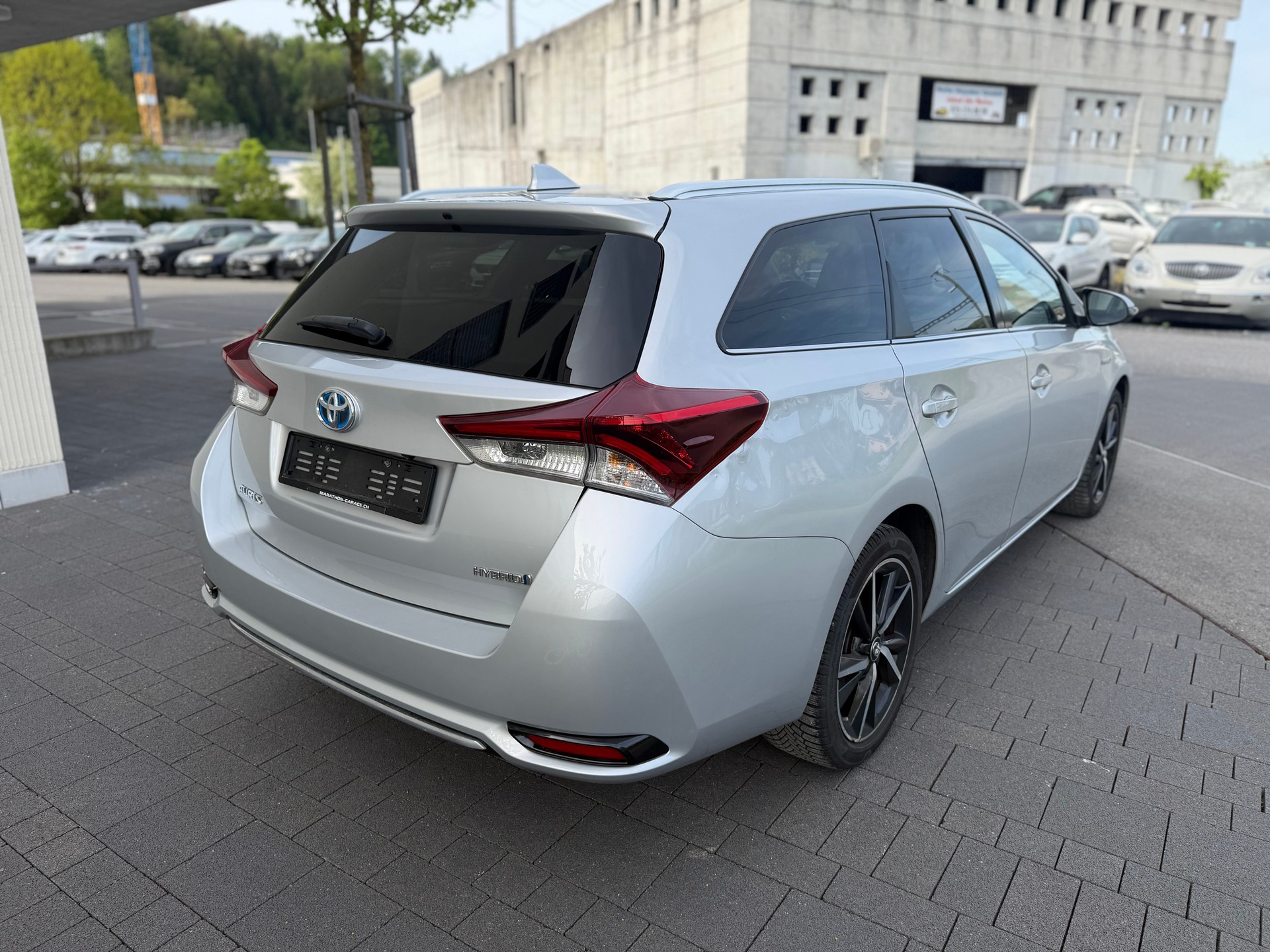TOYOTA Auris Touring Sports 1.8 HSD Premium e-CVT-image-3