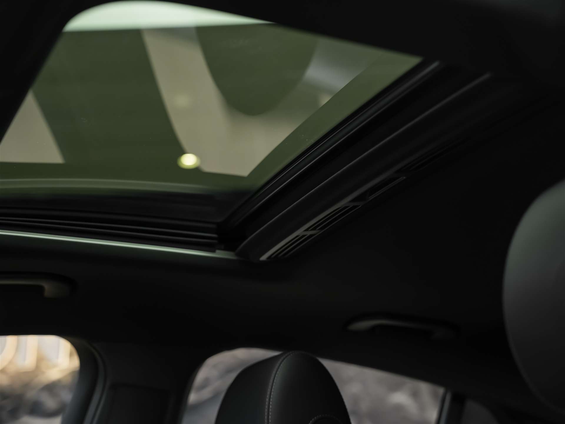 MERCEDES-BENZ GLC Coupé 63 S AMG 4Matic 9G-Tronic *Panorama*Sitzlüftung*Head up Display*-image-12