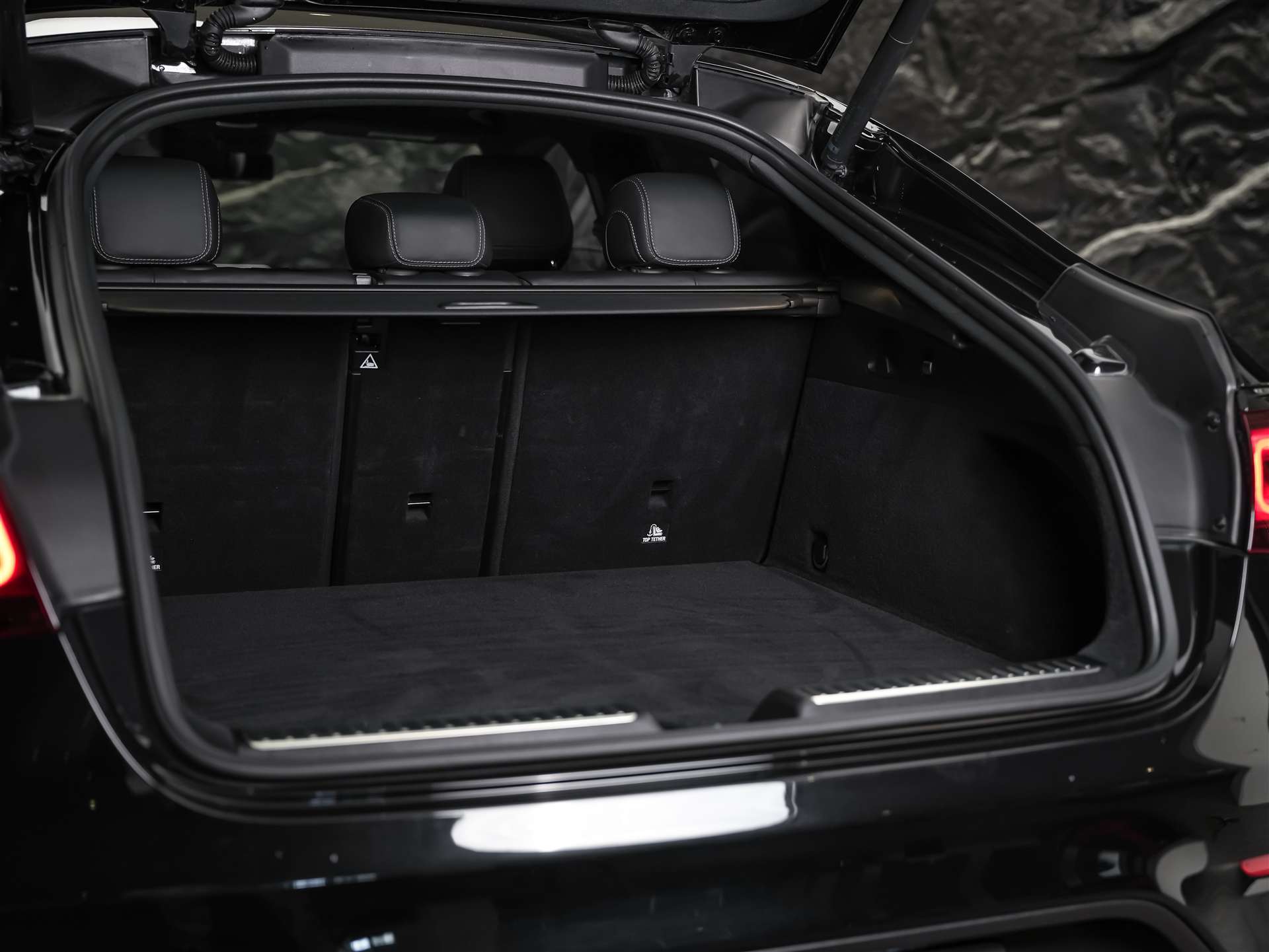 MERCEDES-BENZ GLC Coupé 63 S AMG 4Matic 9G-Tronic *Panorama*Sitzlüftung*Head up Display*-image-45