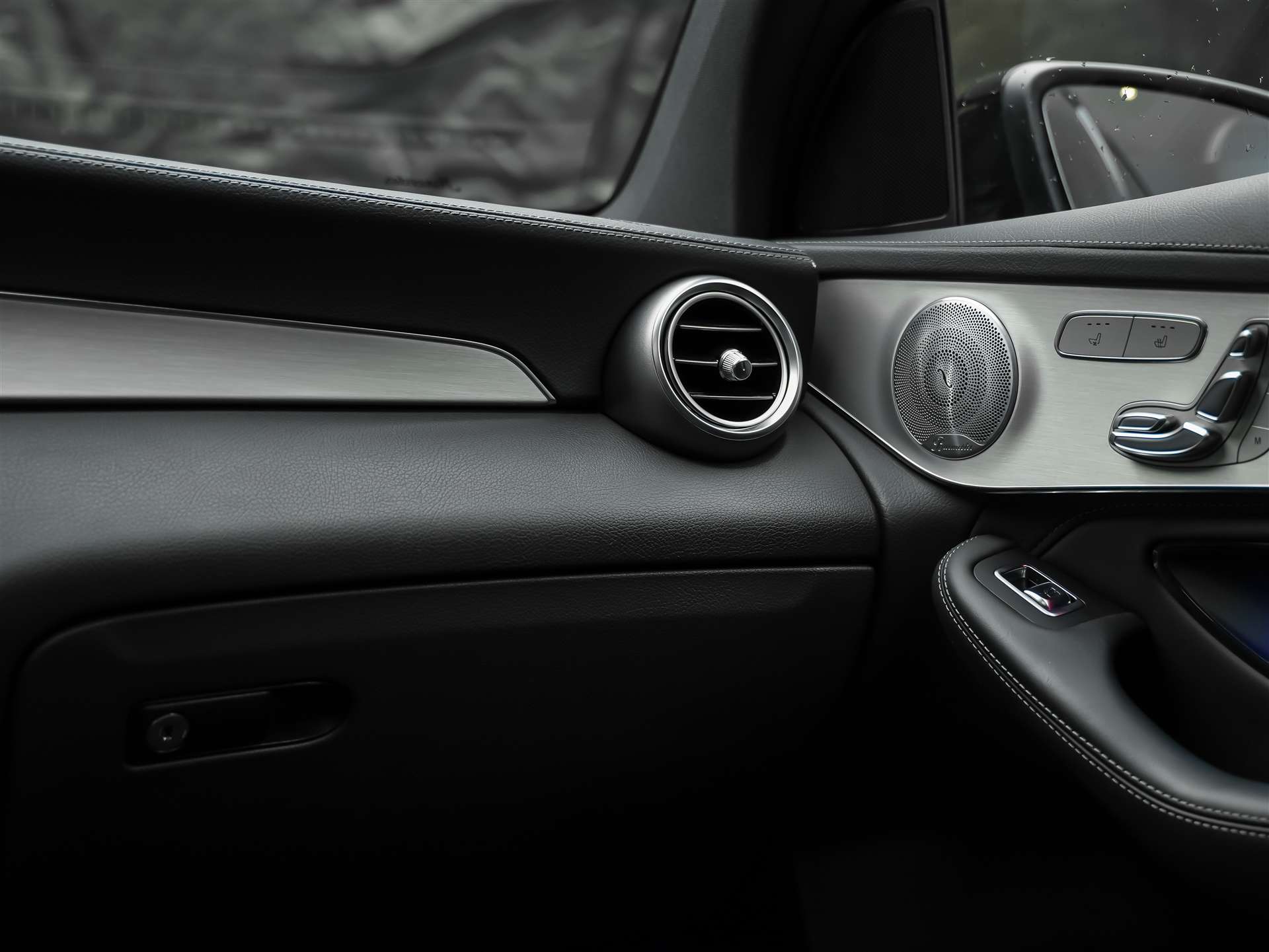 MERCEDES-BENZ GLC Coupé 63 S AMG 4Matic 9G-Tronic *Panorama*Sitzlüftung*Head up Display*-image-23