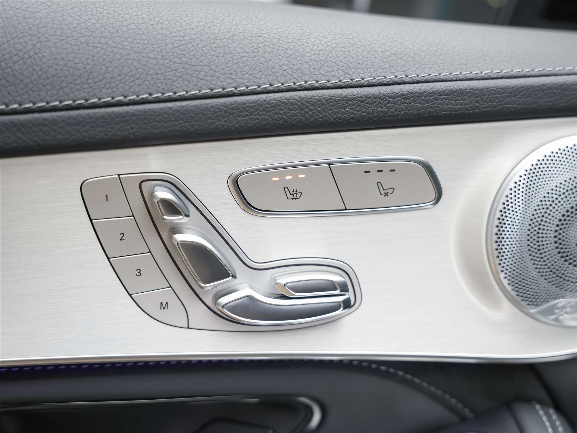 MERCEDES-BENZ GLC Coupé 63 S AMG 4Matic 9G-Tronic *Panorama*Sitzlüftung*Head up Display*-image-26