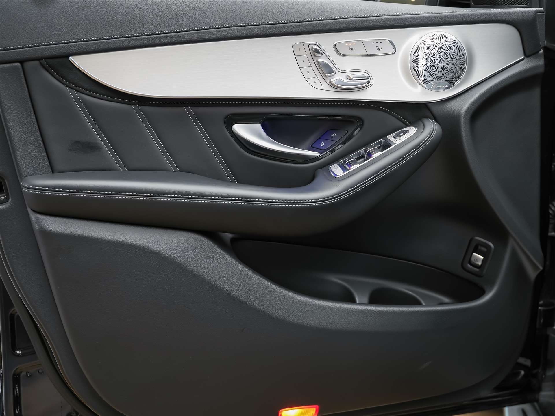 MERCEDES-BENZ GLC Coupé 63 S AMG 4Matic 9G-Tronic *Panorama*Sitzlüftung*Head up Display*-image-25