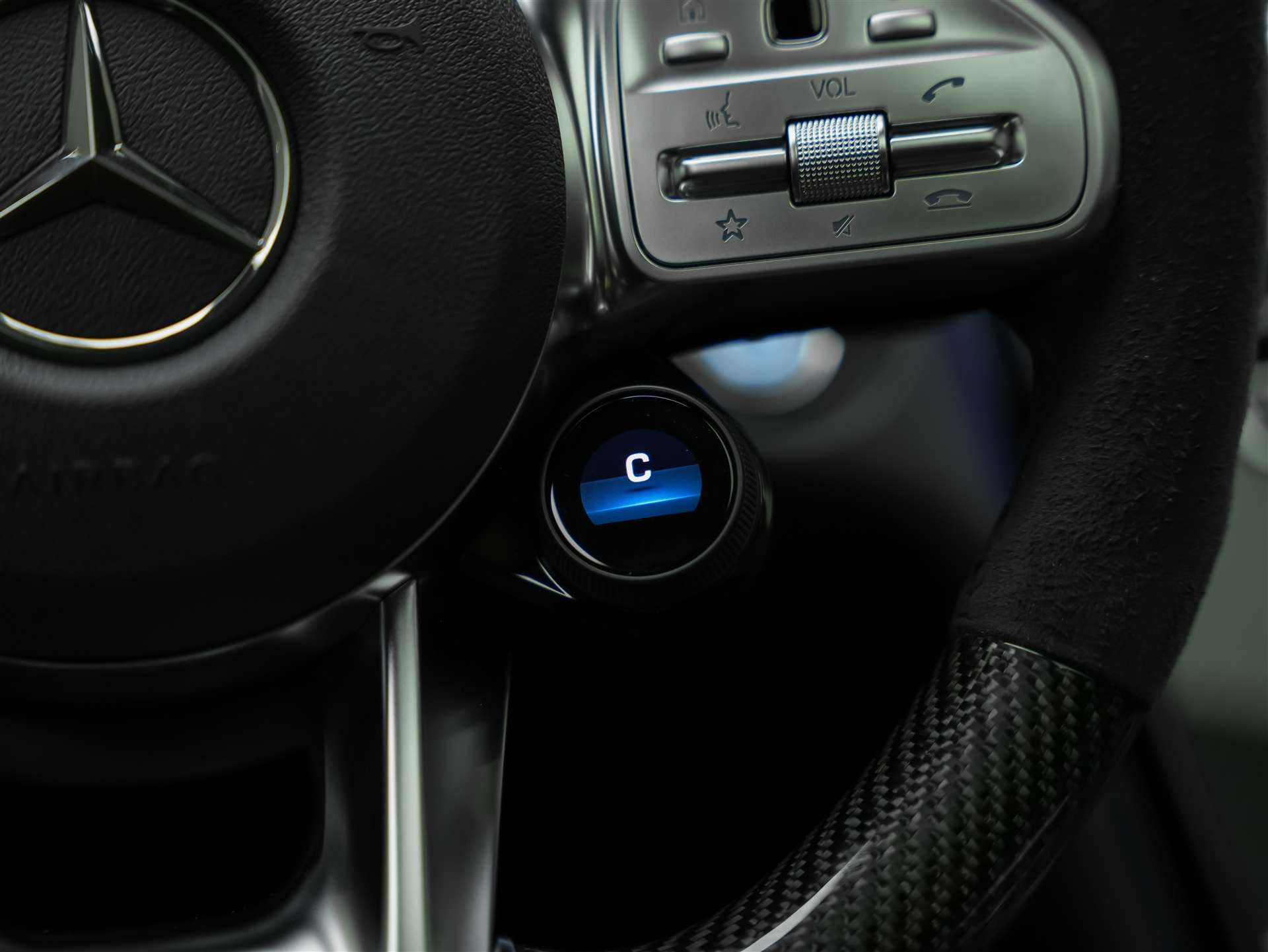 MERCEDES-BENZ GLC Coupé 63 S AMG 4Matic 9G-Tronic *Panorama*Sitzlüftung*Head up Display*-image-32