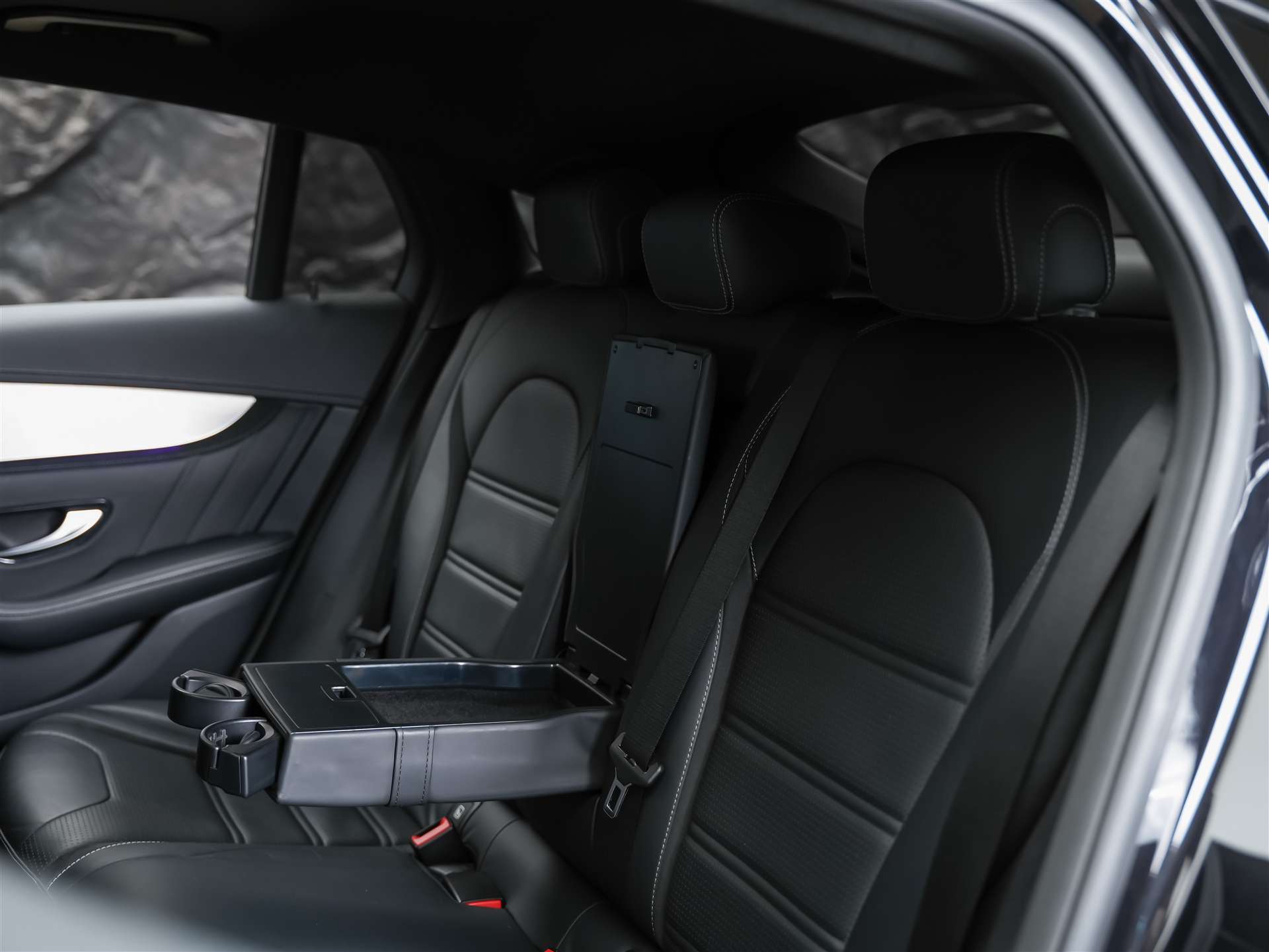 MERCEDES-BENZ GLC Coupé 63 S AMG 4Matic 9G-Tronic *Panorama*Sitzlüftung*Head up Display*-image-14