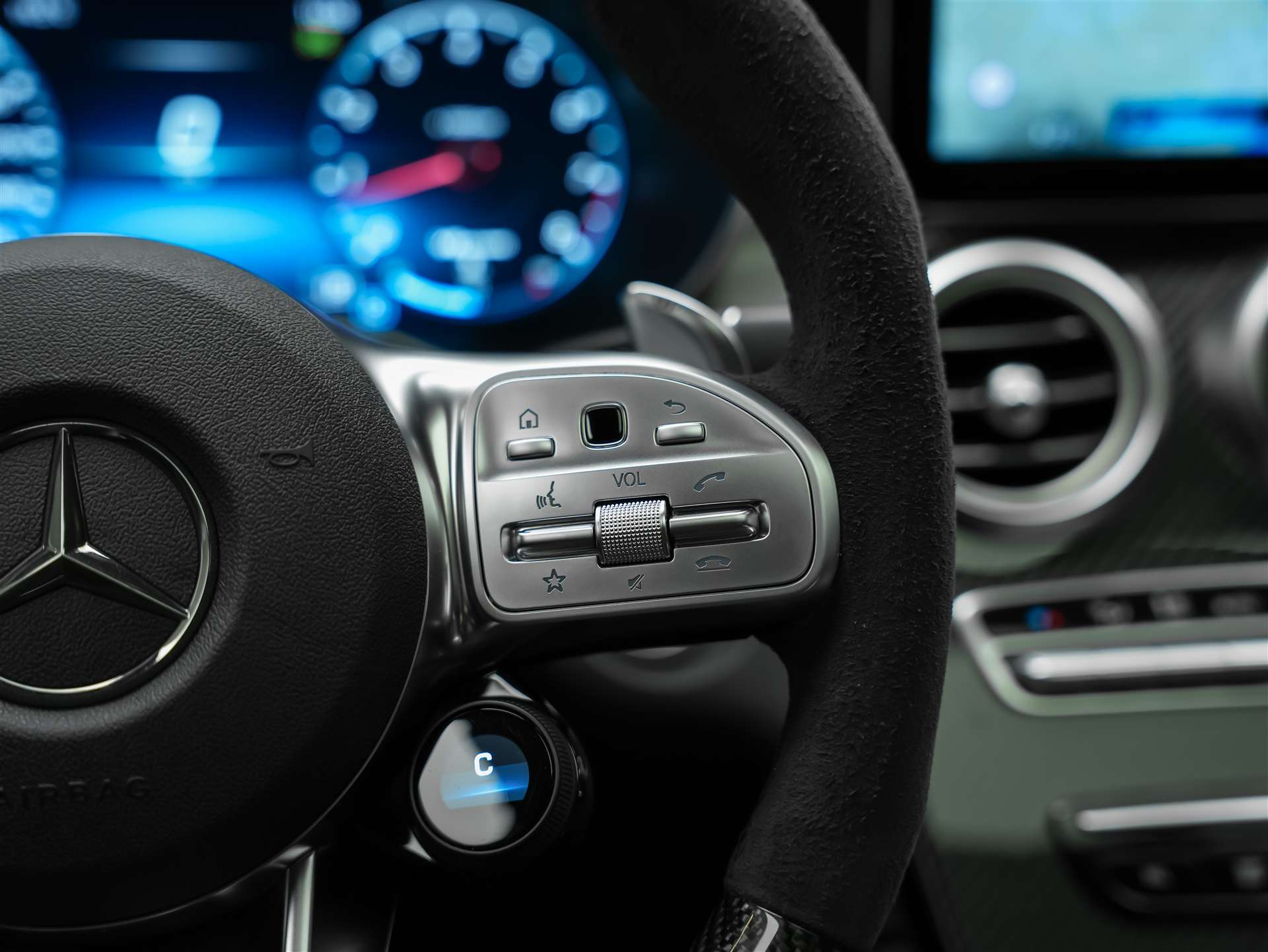 MERCEDES-BENZ GLC Coupé 63 S AMG 4Matic 9G-Tronic *Panorama*Sitzlüftung*Head up Display*-image-30