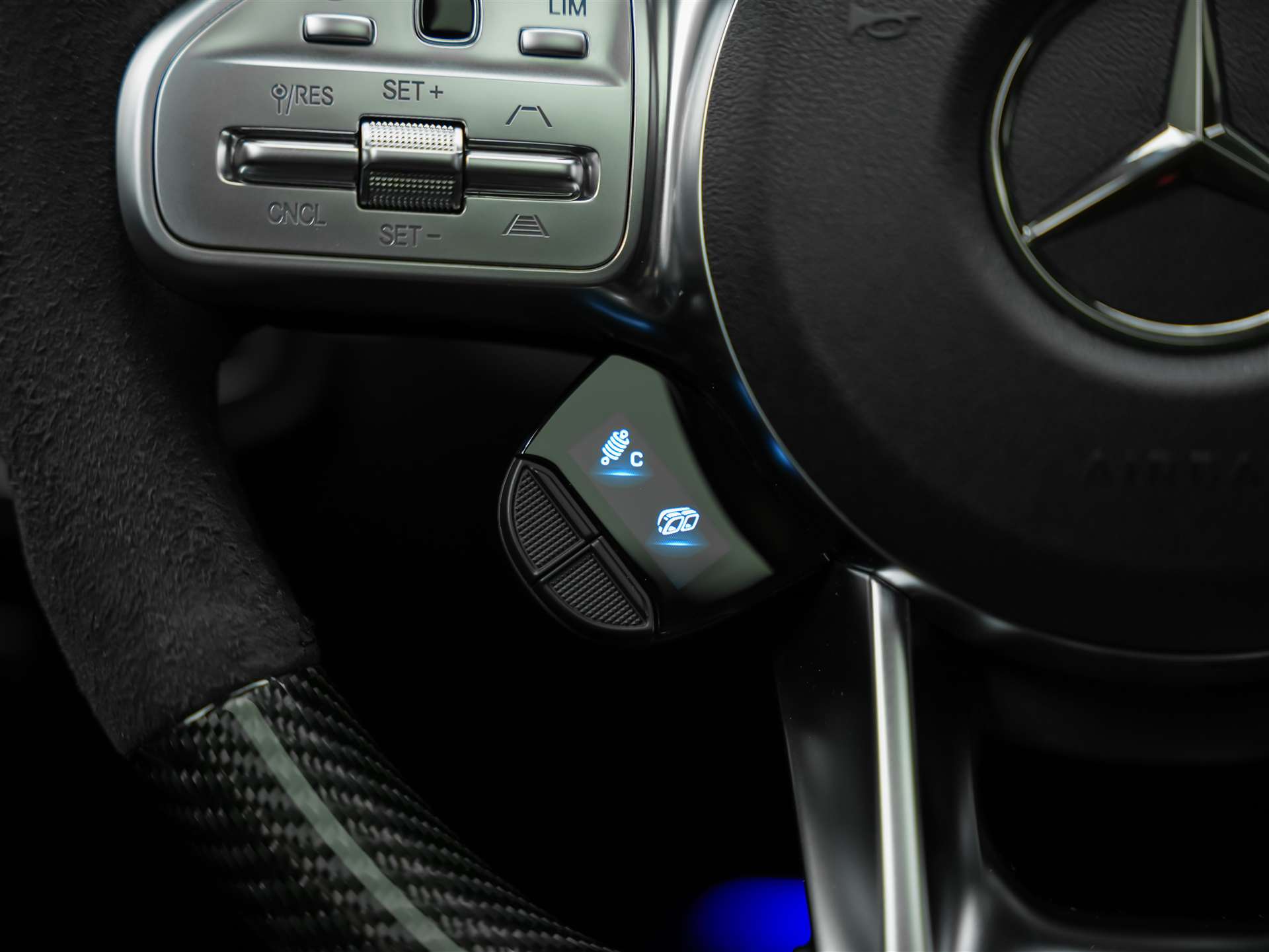 MERCEDES-BENZ GLC Coupé 63 S AMG 4Matic 9G-Tronic *Panorama*Sitzlüftung*Head up Display*-image-31