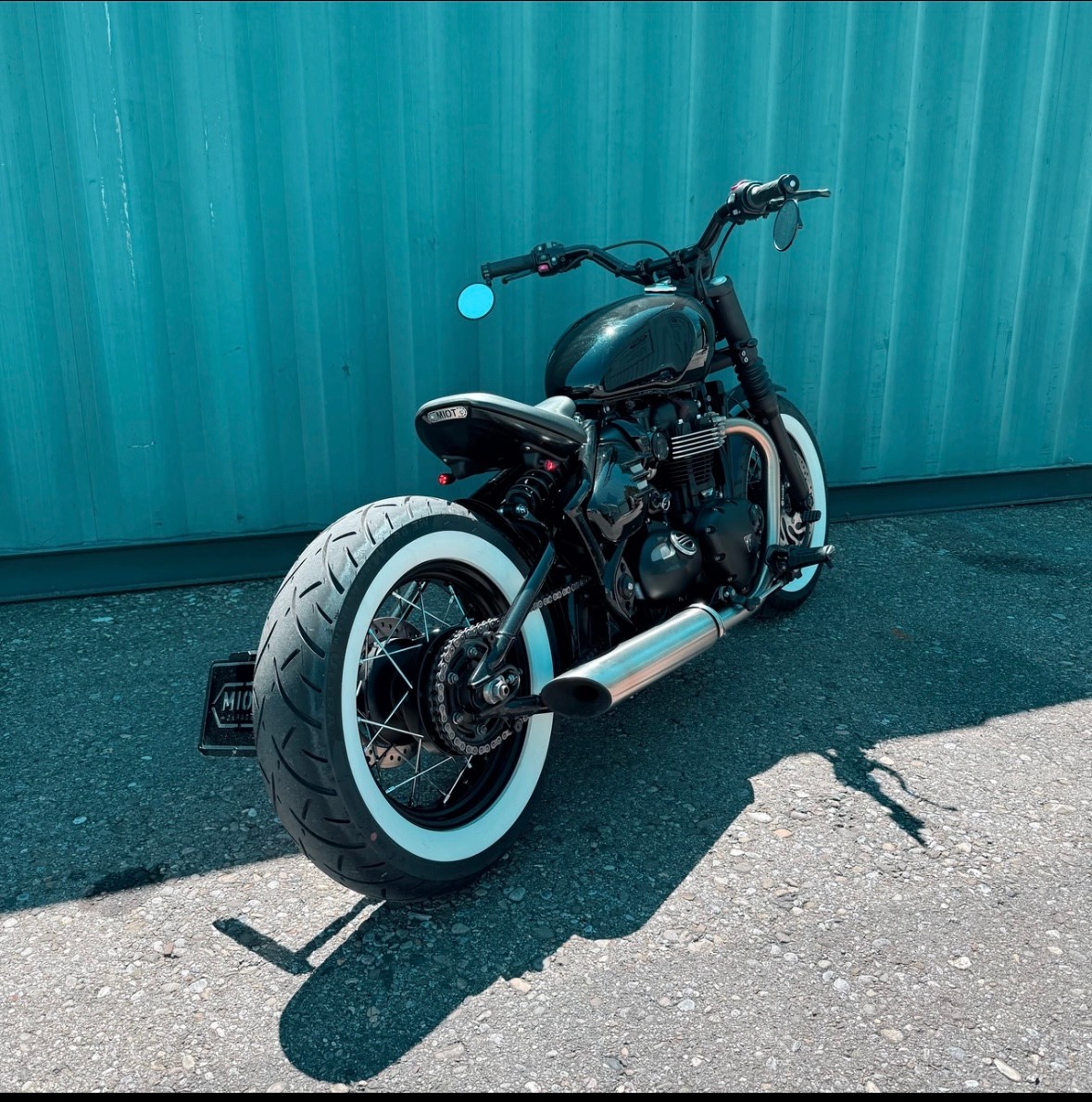 TRIUMPH Bonneville 1200 Bobber-image-3