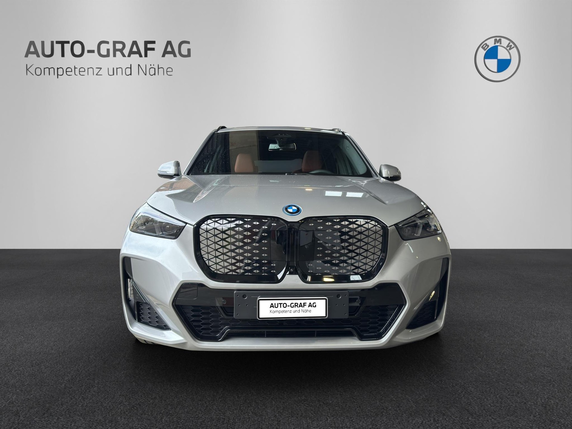 BMW iX1 30 xDrive M Sport Pro Edition-image-7