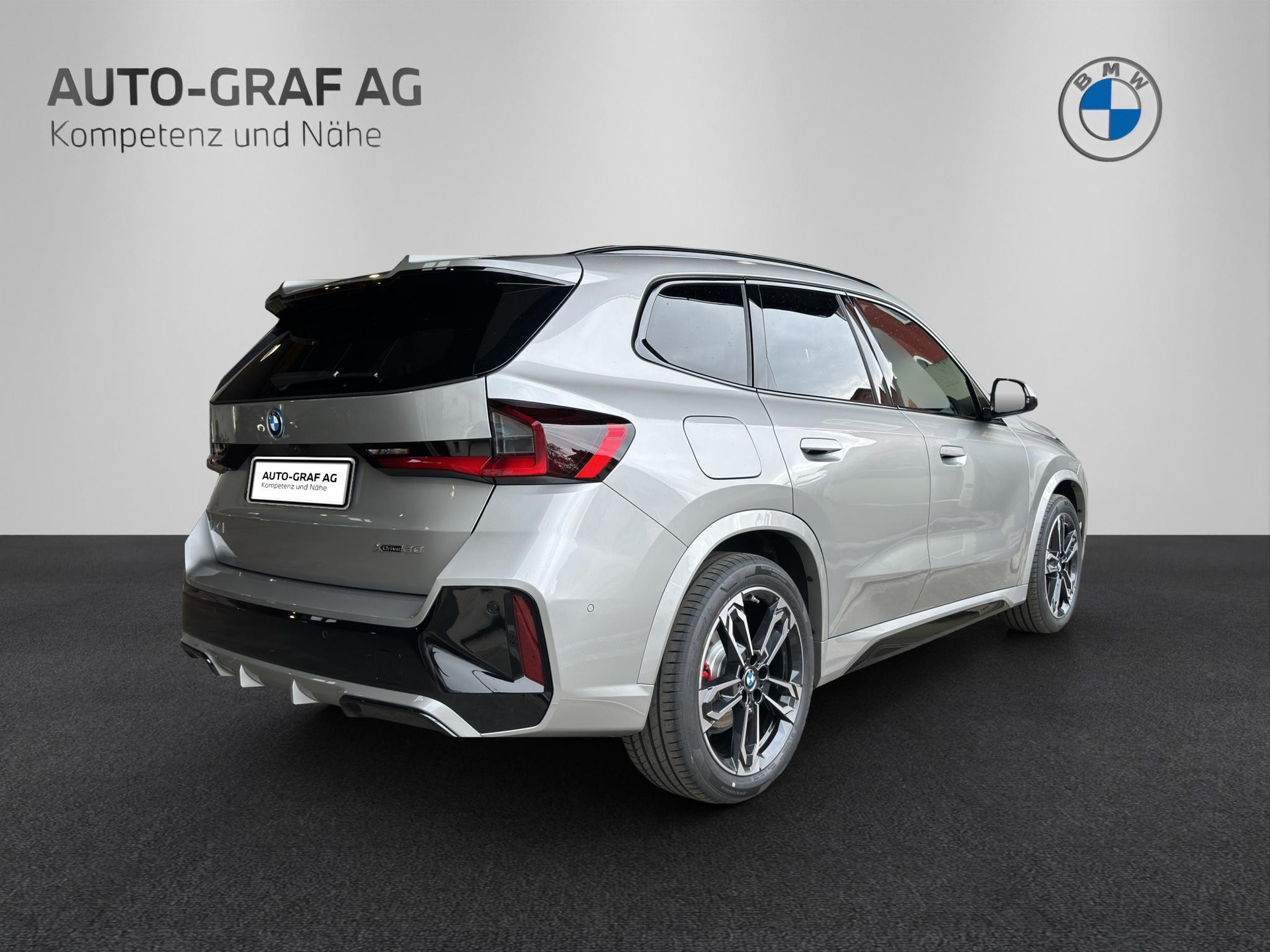 BMW iX1 30 xDrive M Sport Pro Edition-image-4