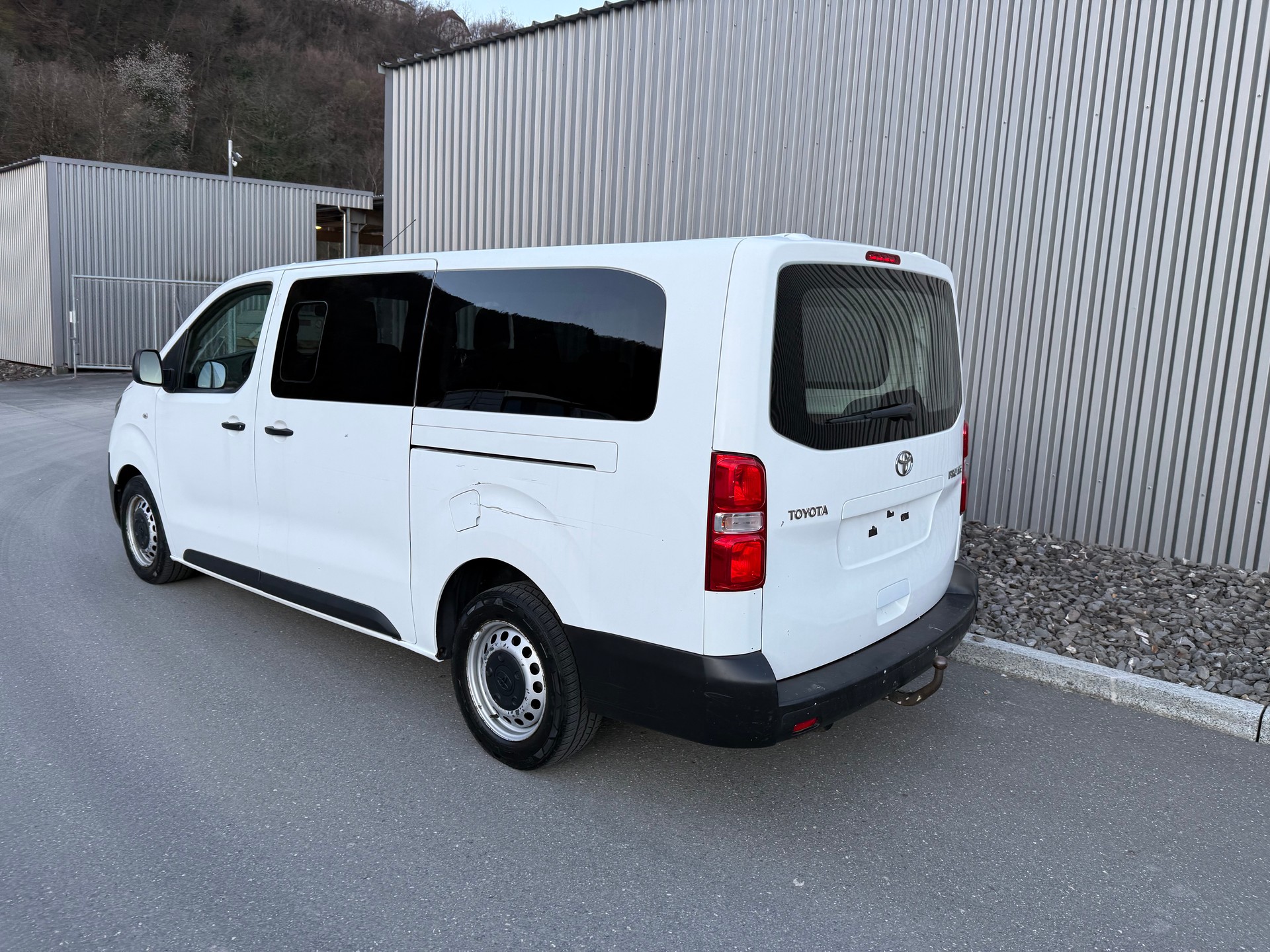 TOYOTA 1.6 TURBO DIESEL PROACE 1..6— 6. PLACES — CROCHET 2000 kg-image-2