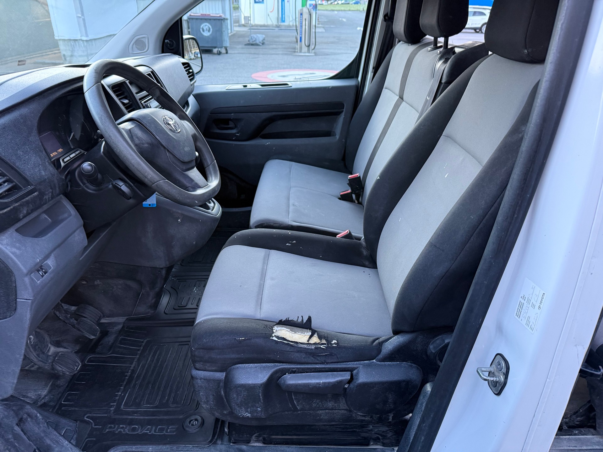 TOYOTA 1.6 TURBO DIESEL PROACE 1..6— 6. PLACES — CROCHET 2000 kg-image-14
