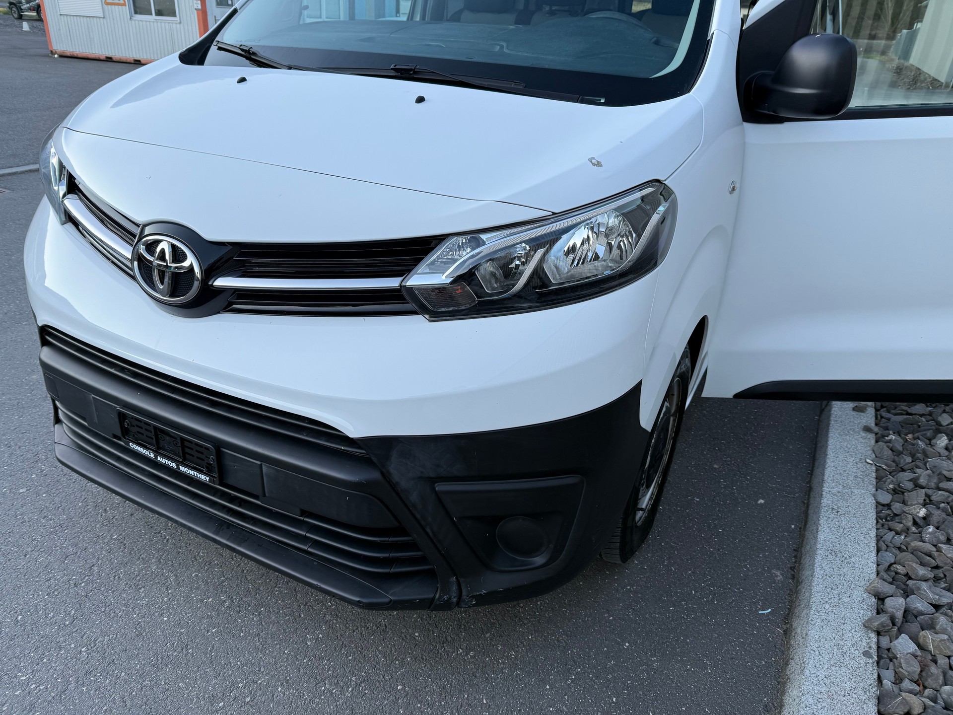 TOYOTA 1.6 TURBO DIESEL PROACE 1..6— 6. PLACES — CROCHET 2000 kg-image-24