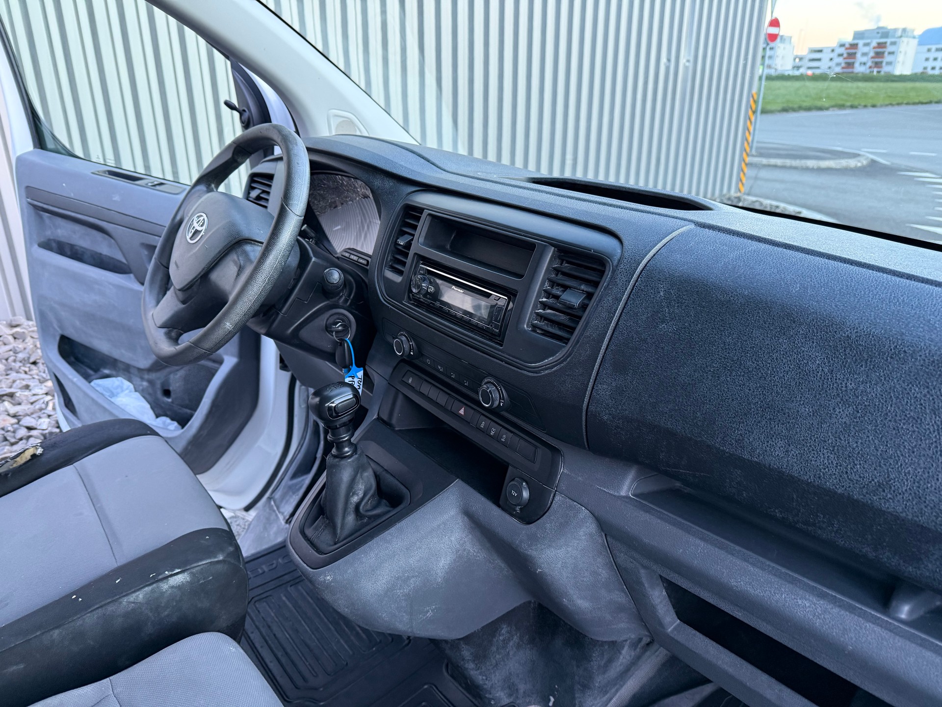 TOYOTA 1.6 TURBO DIESEL PROACE 1..6— 6. PLACES — CROCHET 2000 kg-image-17
