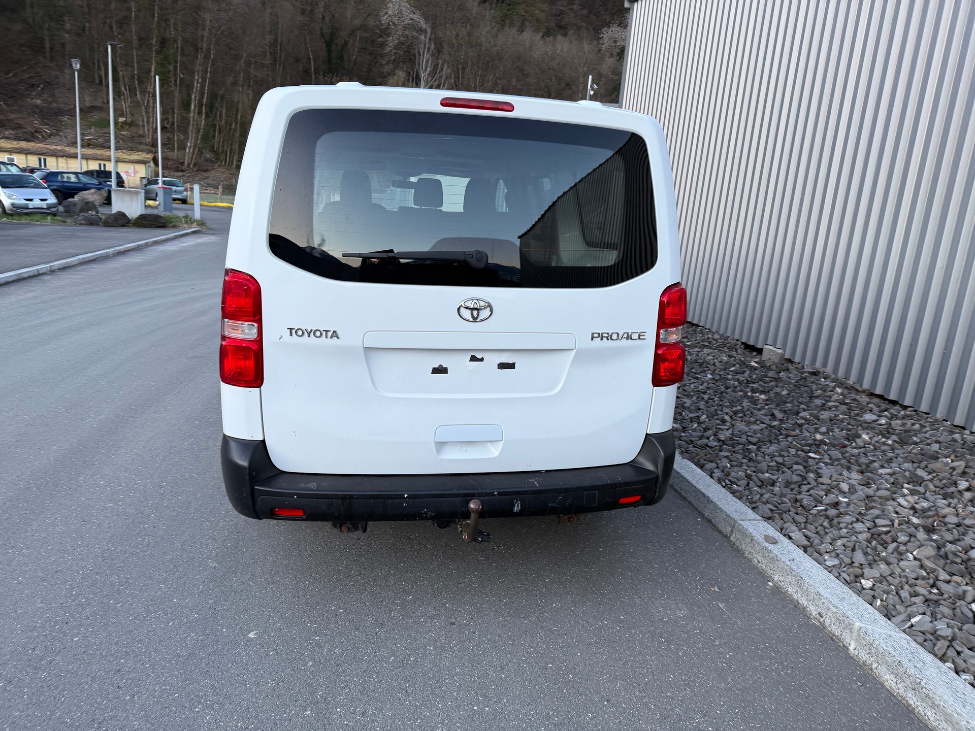 TOYOTA 1.6 TURBO DIESEL PROACE 1..6— 6. PLACES — CROCHET 2000 kg-image-3