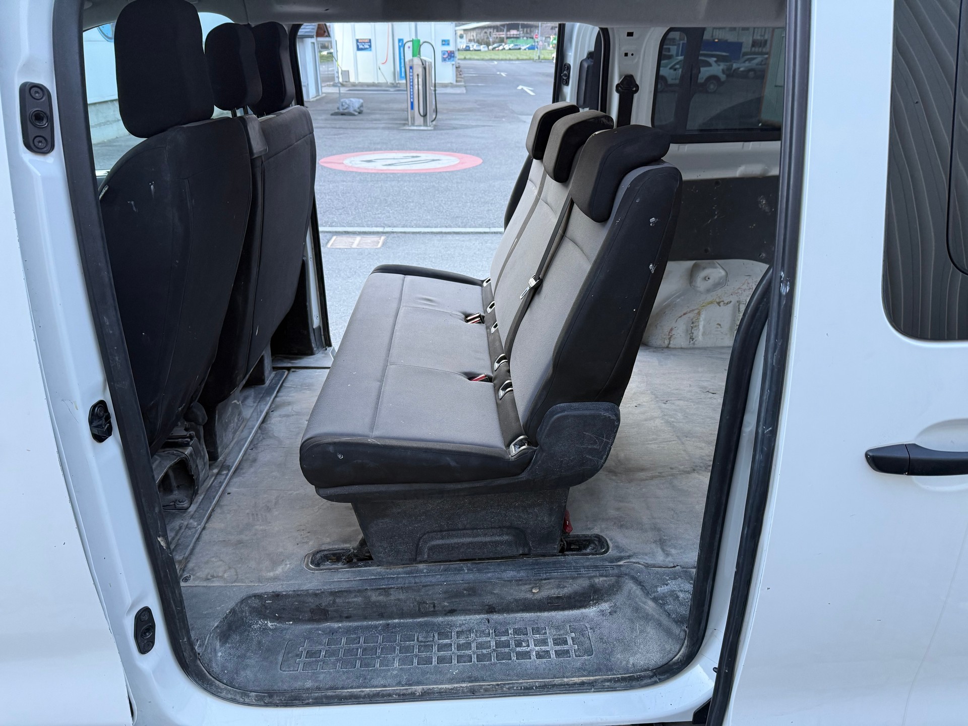TOYOTA 1.6 TURBO DIESEL PROACE 1..6— 6. PLACES — CROCHET 2000 kg-image-12
