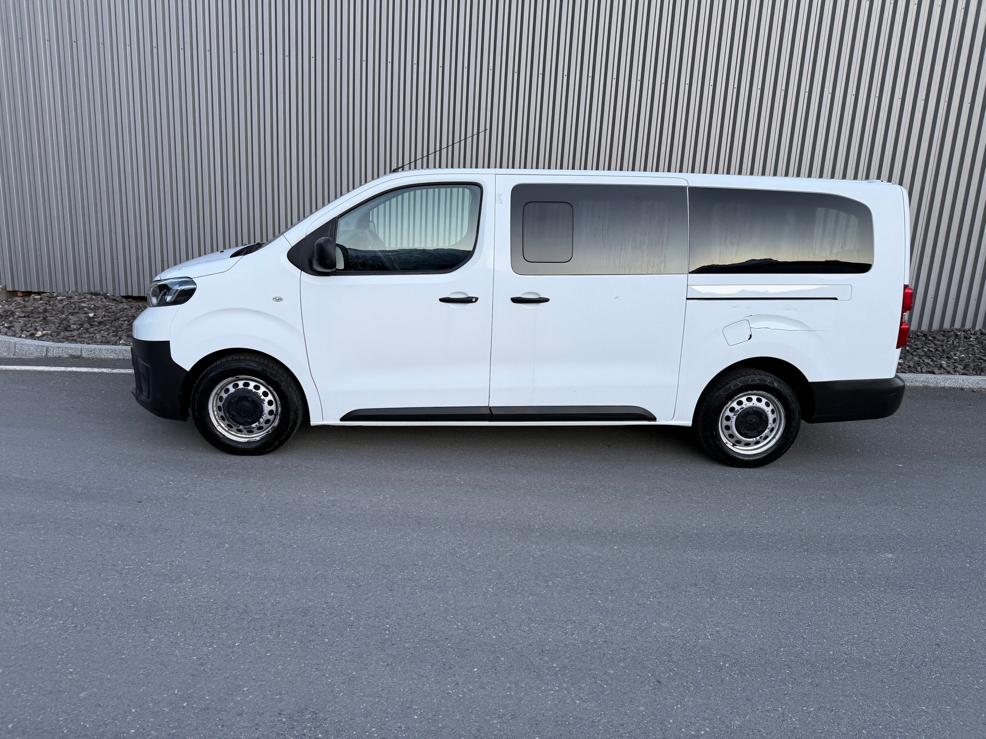 TOYOTA 1.6 TURBO DIESEL PROACE 1..6— 6. PLACES — CROCHET 2000 kg-image-1