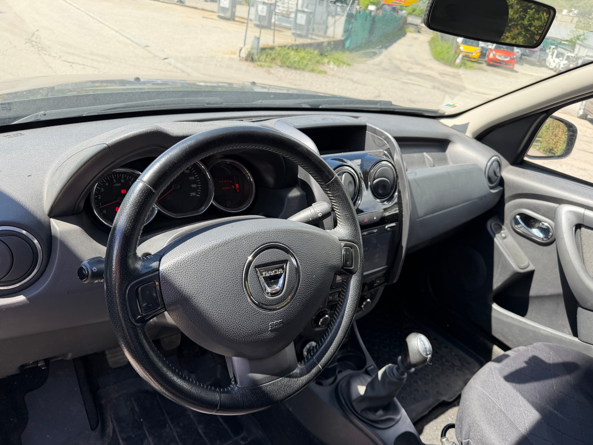 DACIA Duster 1.2 T Celebration 4x4-image-7