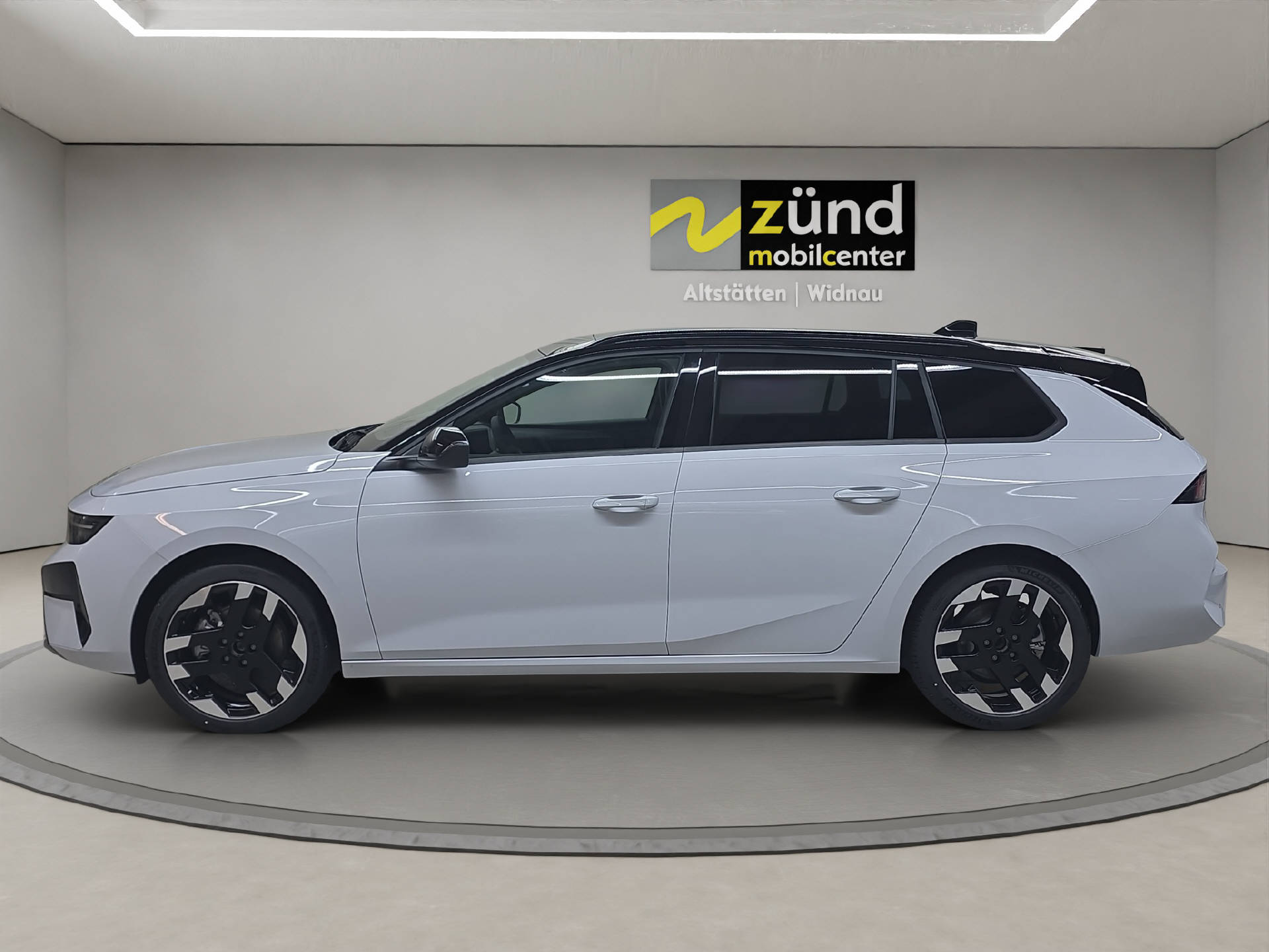 OPEL Astra-e Sports Tourer Ultimate-image-1