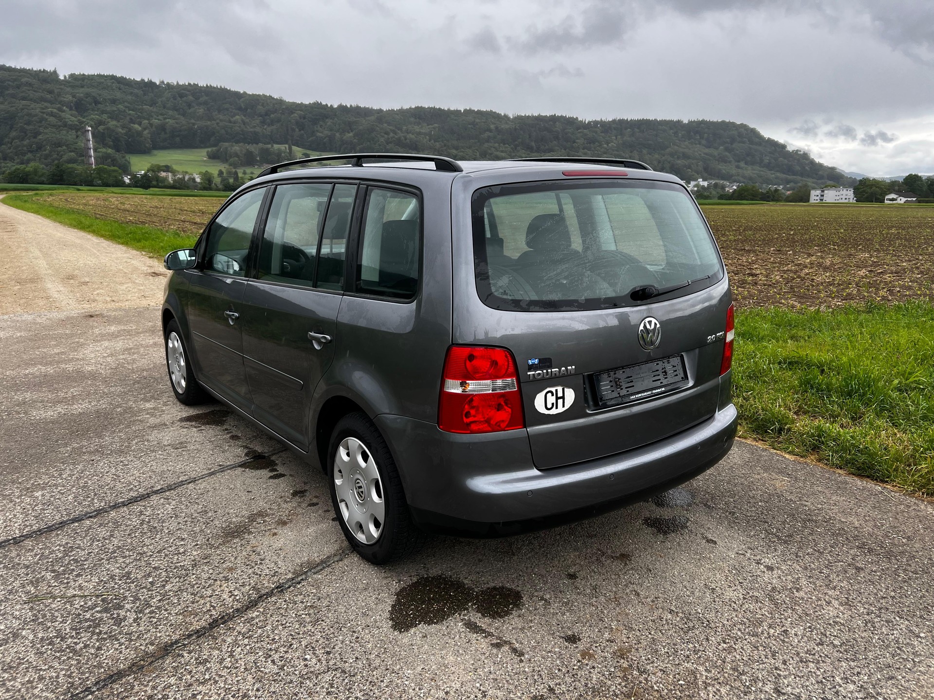 VW Touran 2.0 FSI Trendline-image-2
