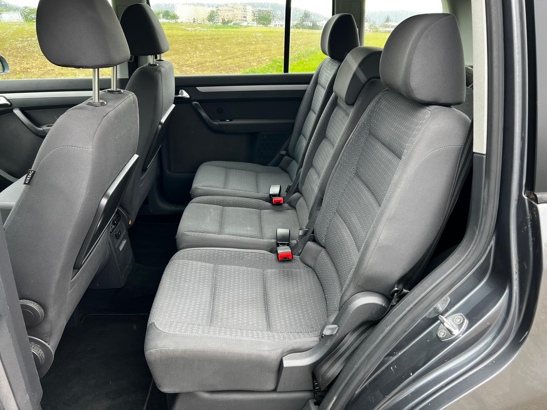 VW Touran 2.0 FSI Trendline-image-11