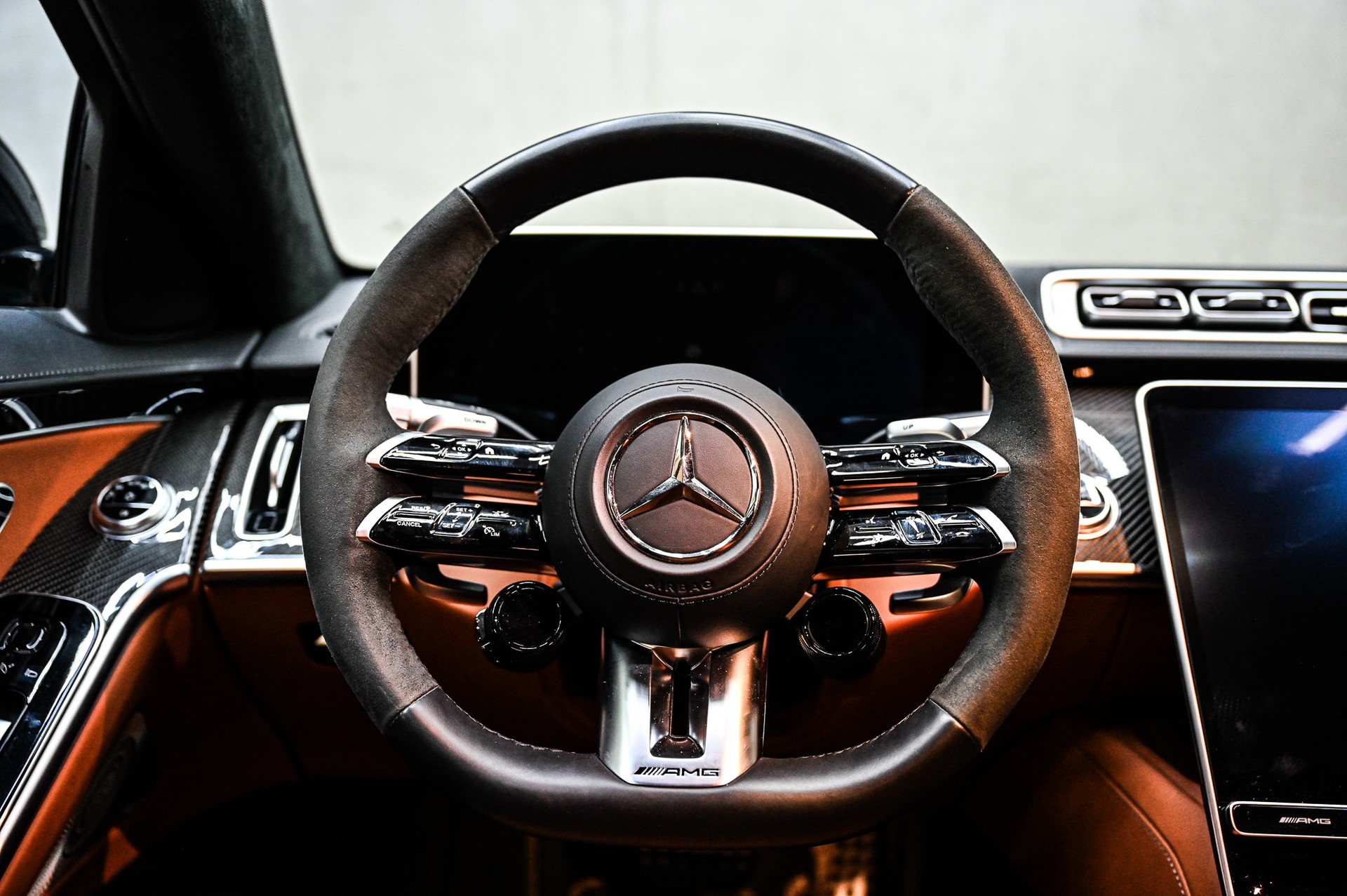 MERCEDES-BENZ S 63 V8 AMG E Performance 4matic+ lang-image-20
