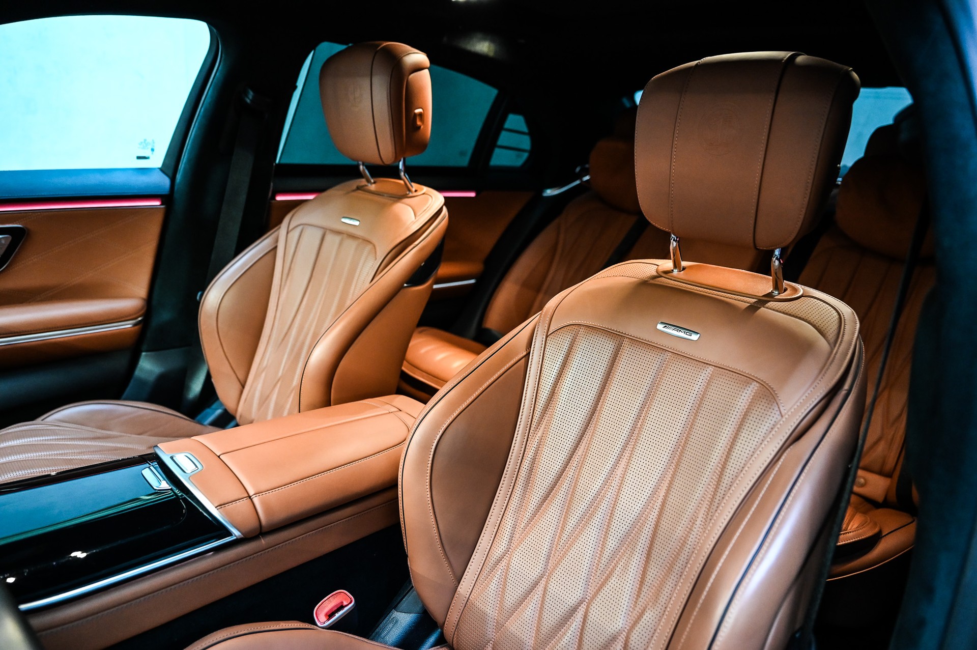 MERCEDES-BENZ S 63 V8 AMG E Performance 4matic+ lang-image-21