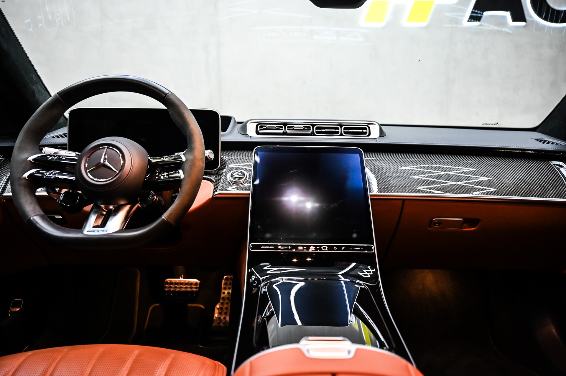 MERCEDES-BENZ S 63 V8 AMG E Performance 4matic+ lang-image-19