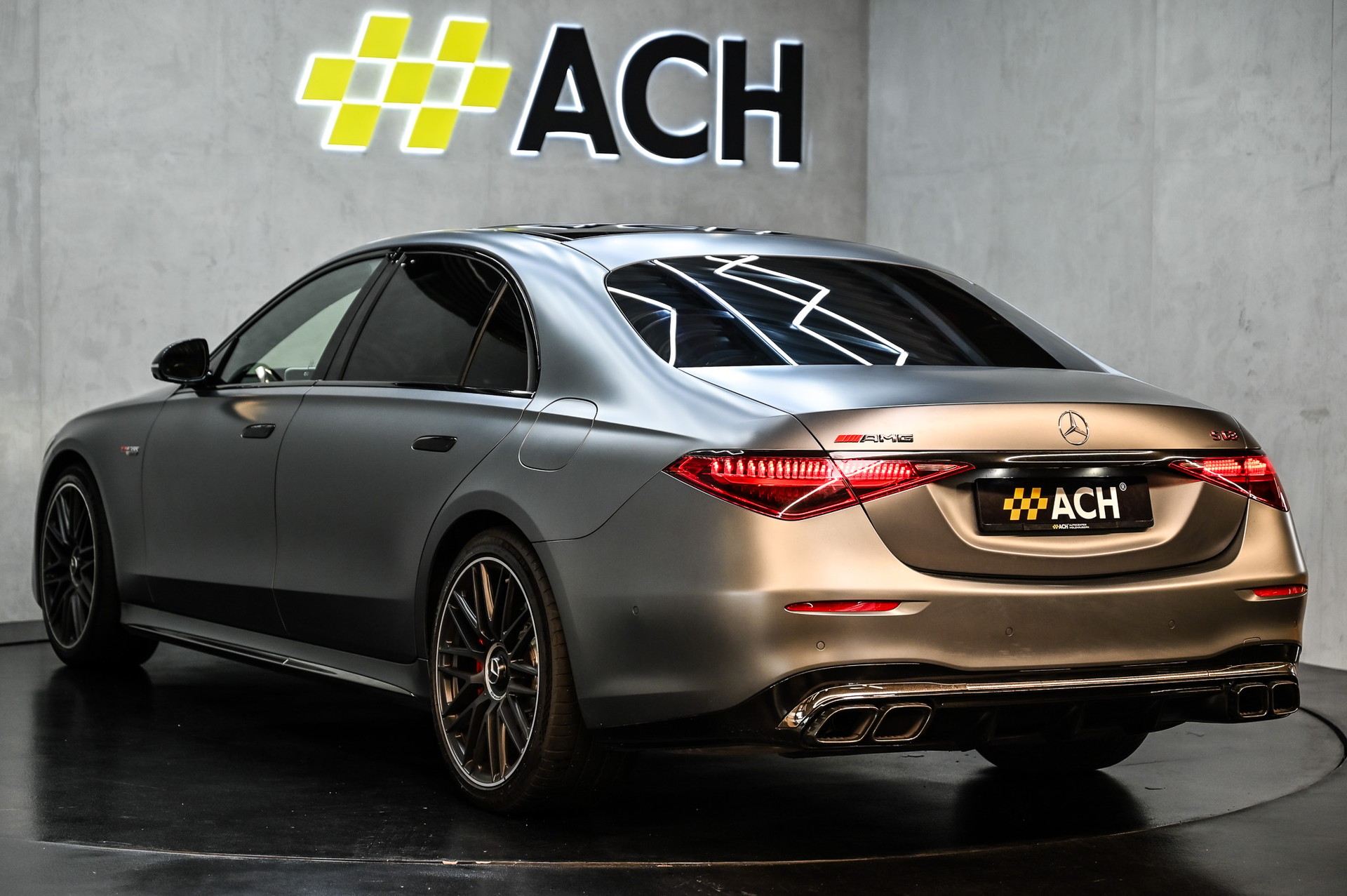 MERCEDES-BENZ S 63 V8 AMG E Performance 4matic+ lang-image-6