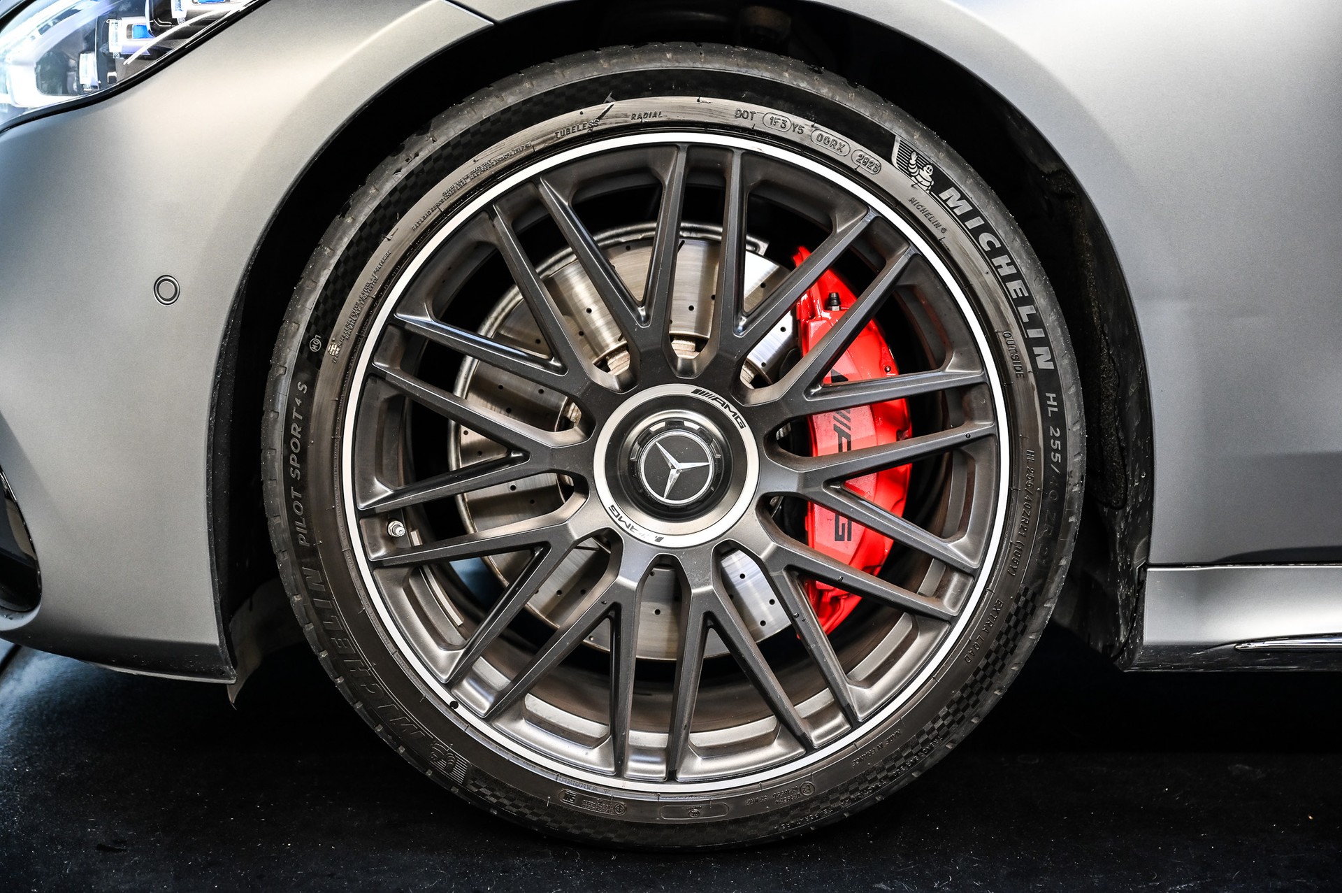 MERCEDES-BENZ S 63 V8 AMG E Performance 4matic+ lang-image-14