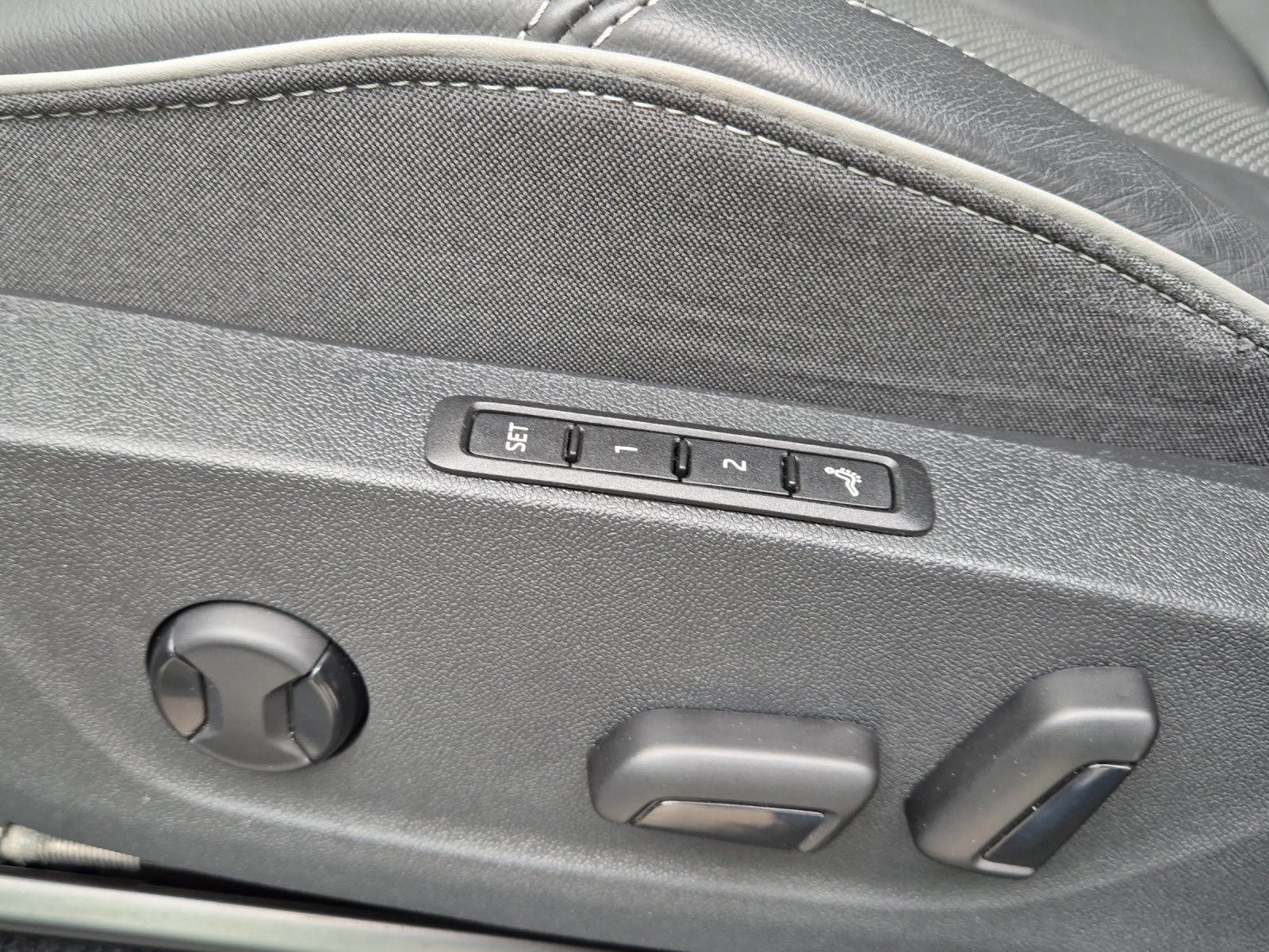 SKODA Enyaq Coupé RS iV 80 4x4*Anhängerkupplung*Head- Up Display*-image-19