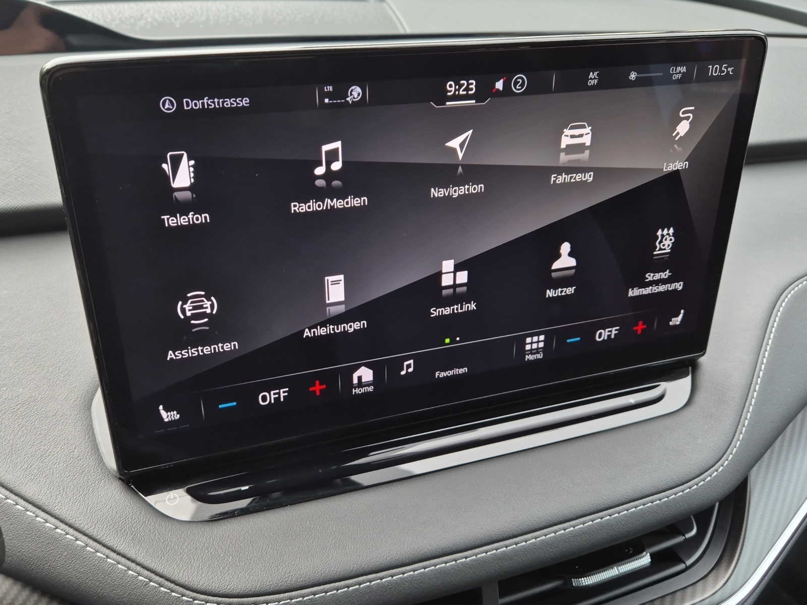 SKODA Enyaq Coupé RS iV 80 4x4*Anhängerkupplung*Head- Up Display*-image-12