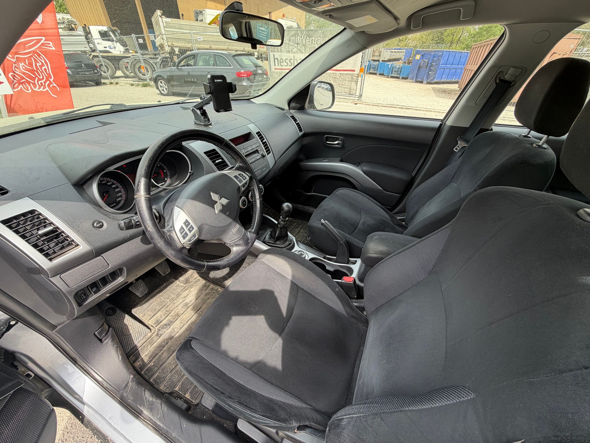 MITSUBISHI Outlander 2.0 DID Inform 4WD-image-7