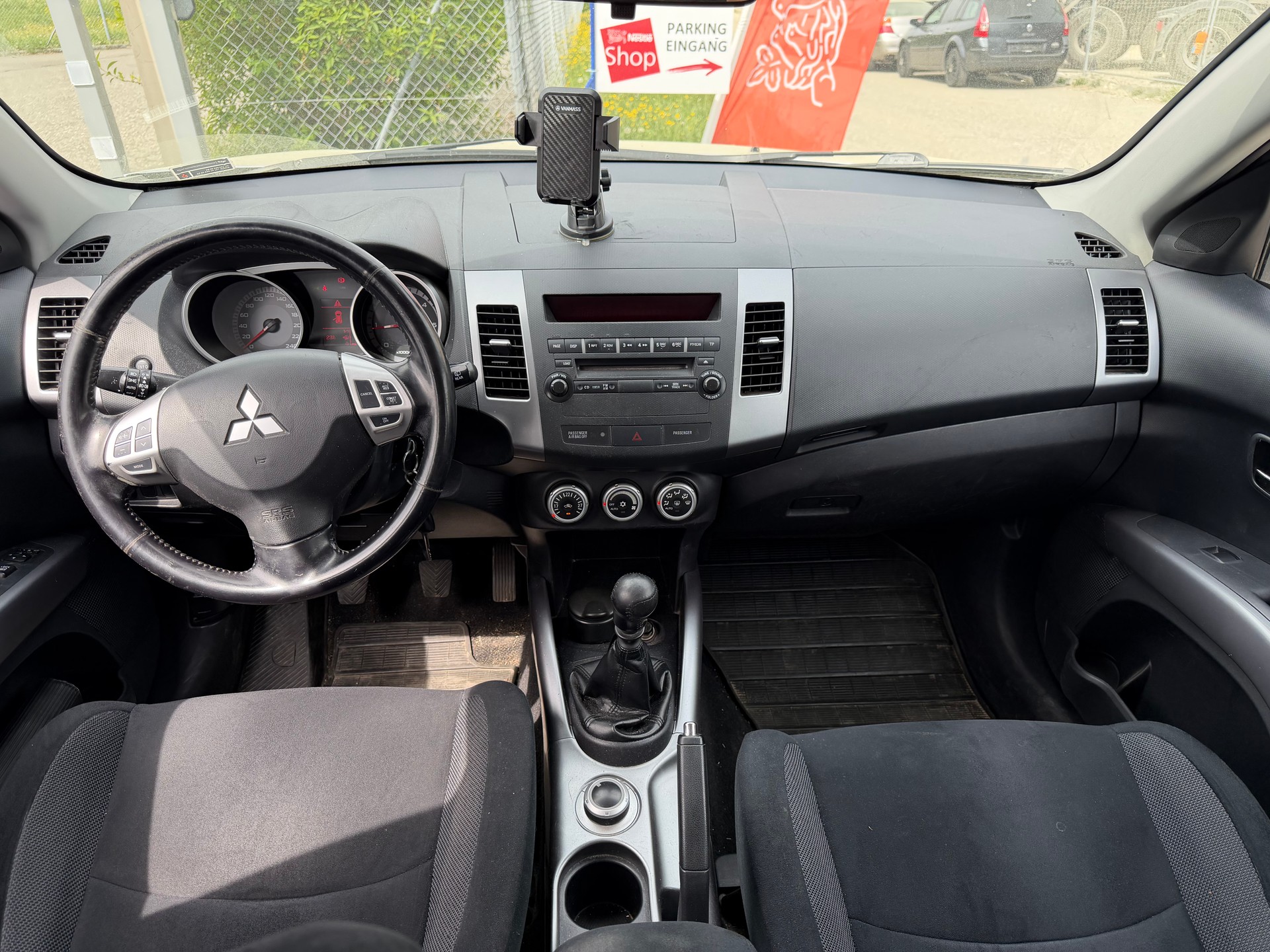 MITSUBISHI Outlander 2.0 DID Inform 4WD-image-4