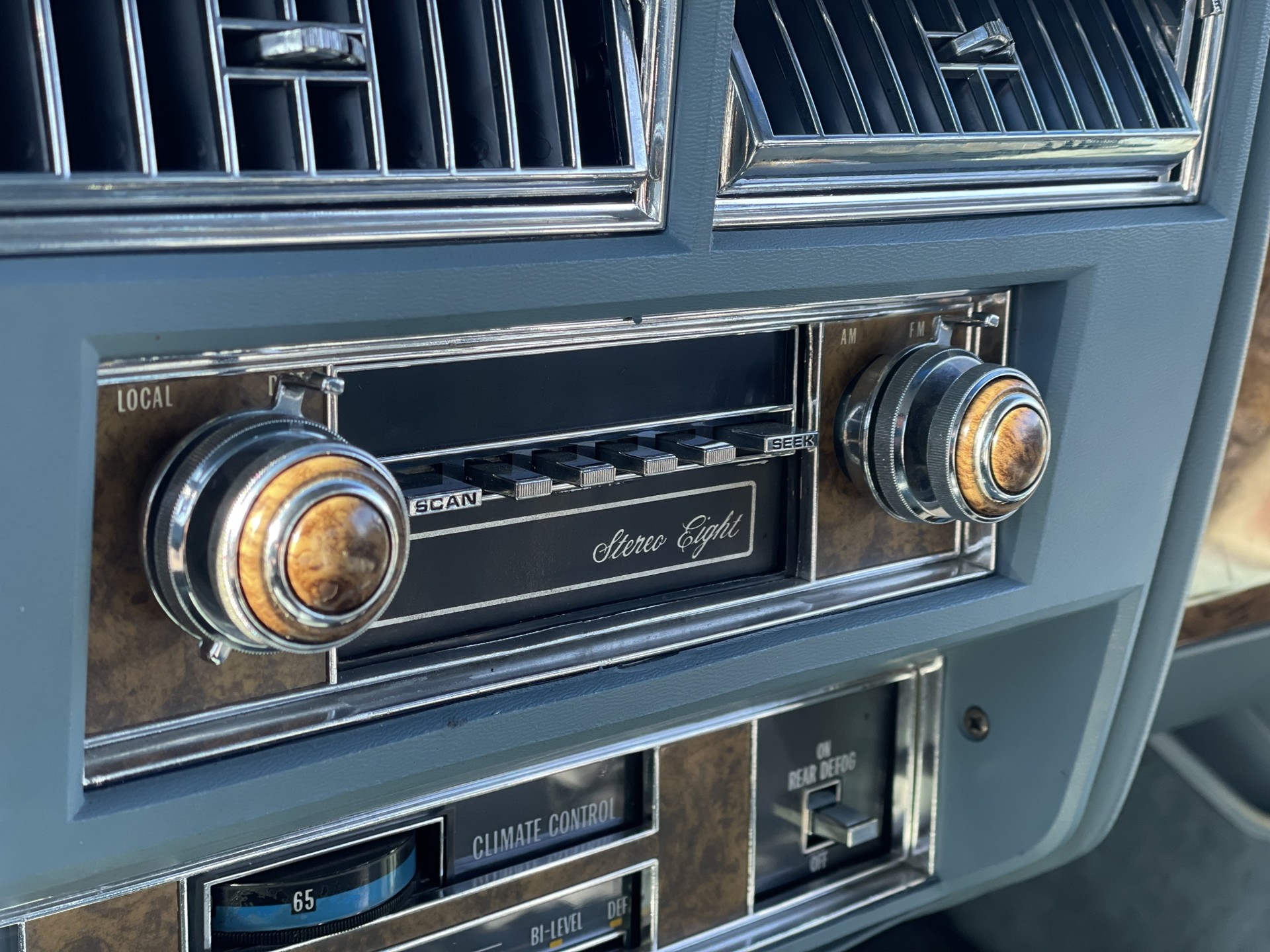 CADILLAC DEVILLE-image-9