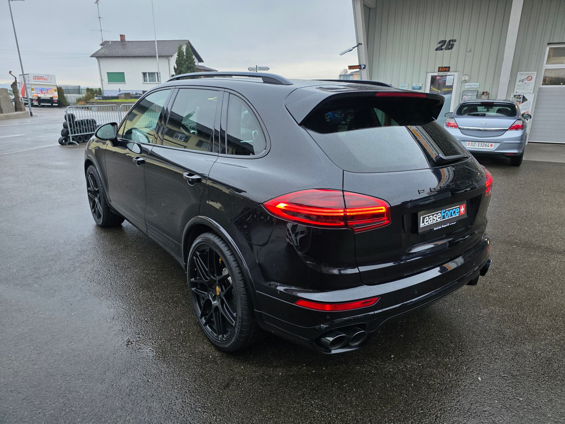 PORSCHE Cayenne Turbo S-image-8