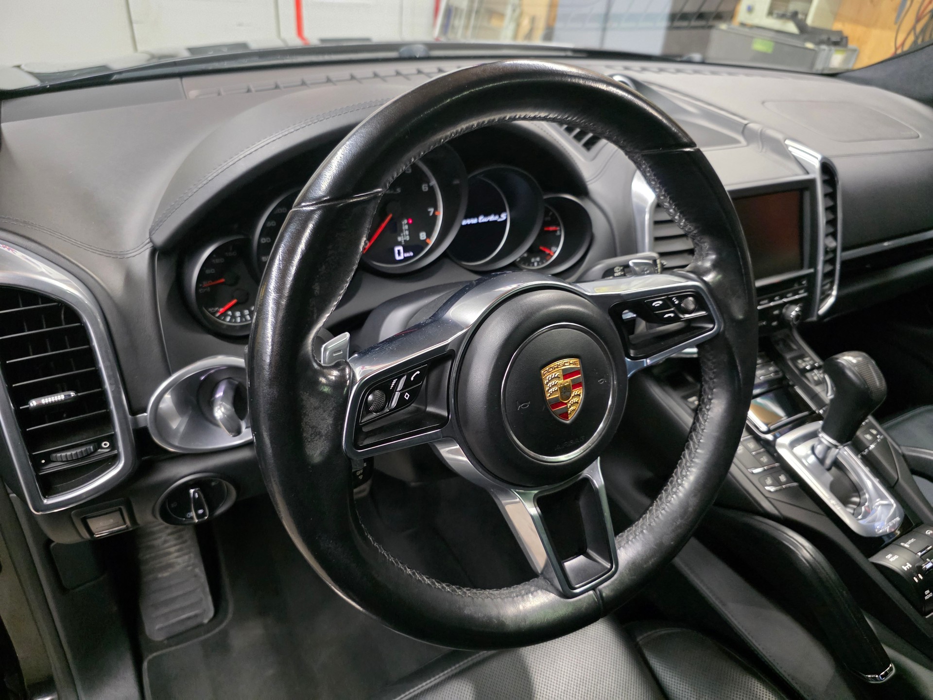 PORSCHE Cayenne Turbo S-image-14