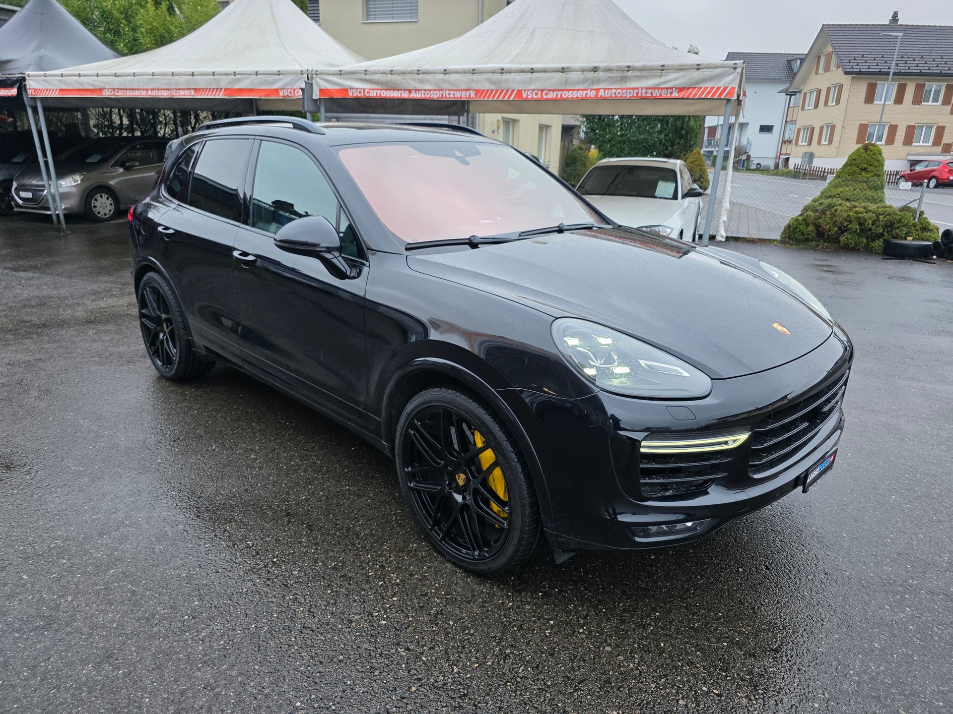 PORSCHE Cayenne Turbo S-showroom-element-2