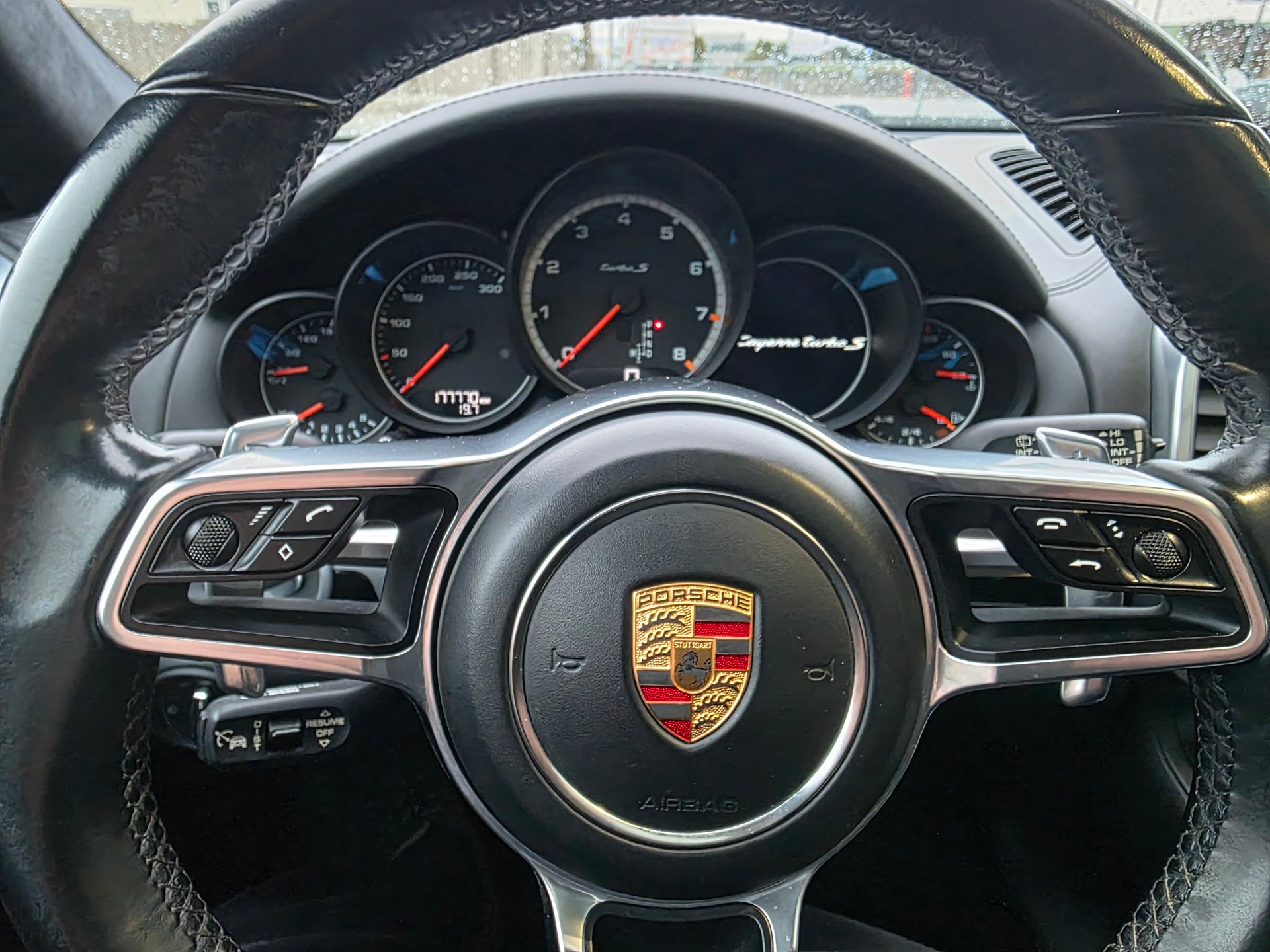 PORSCHE Cayenne Turbo S-image-10