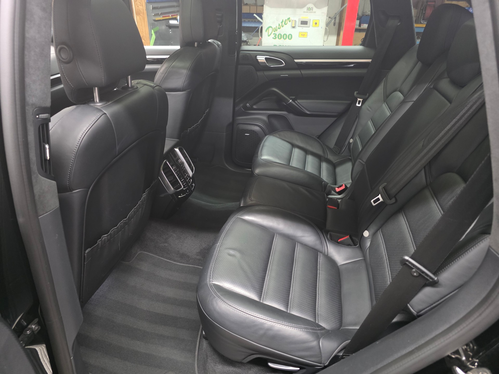 PORSCHE Cayenne Turbo S-image-17
