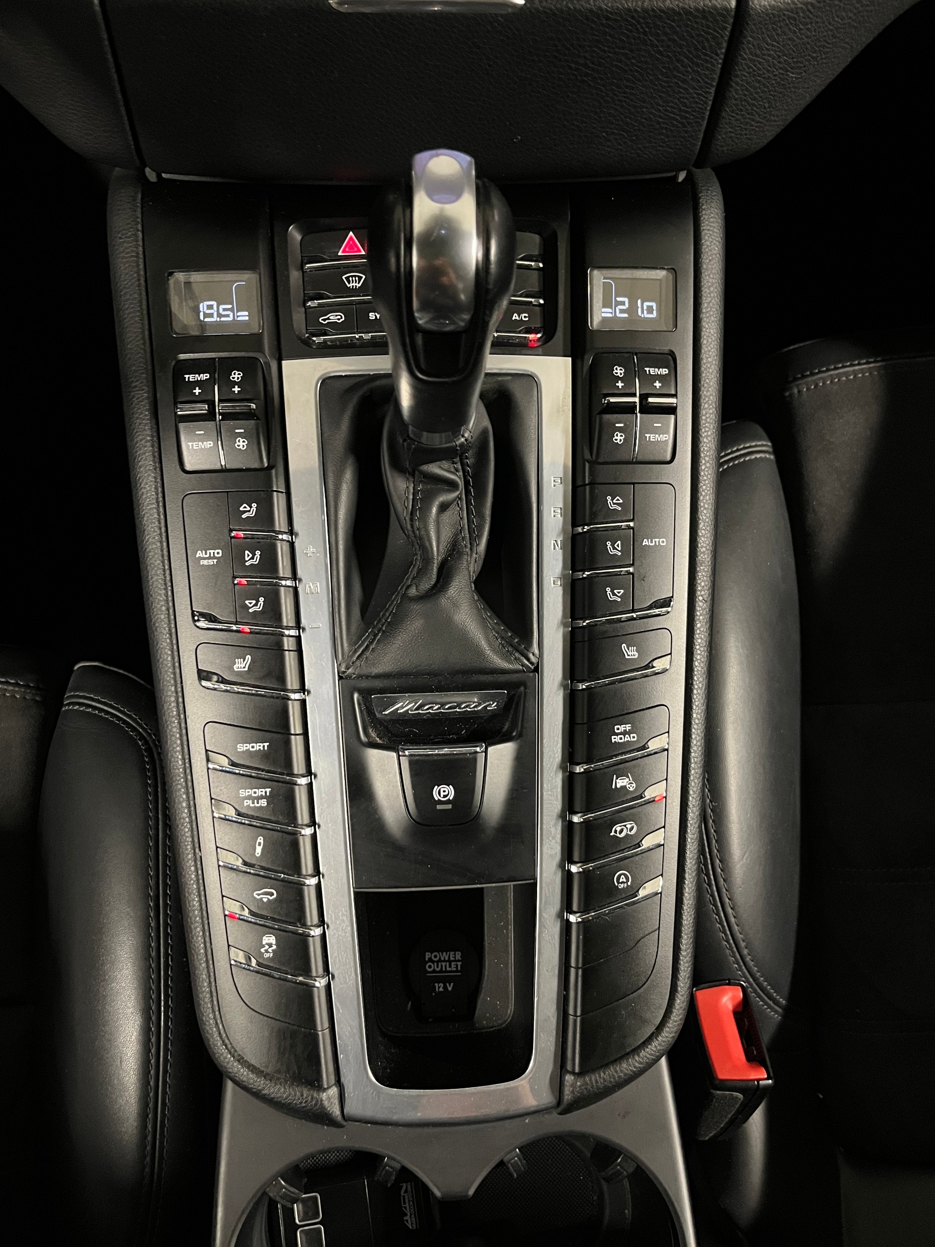 PORSCHE Macan GTS PDK-image-17