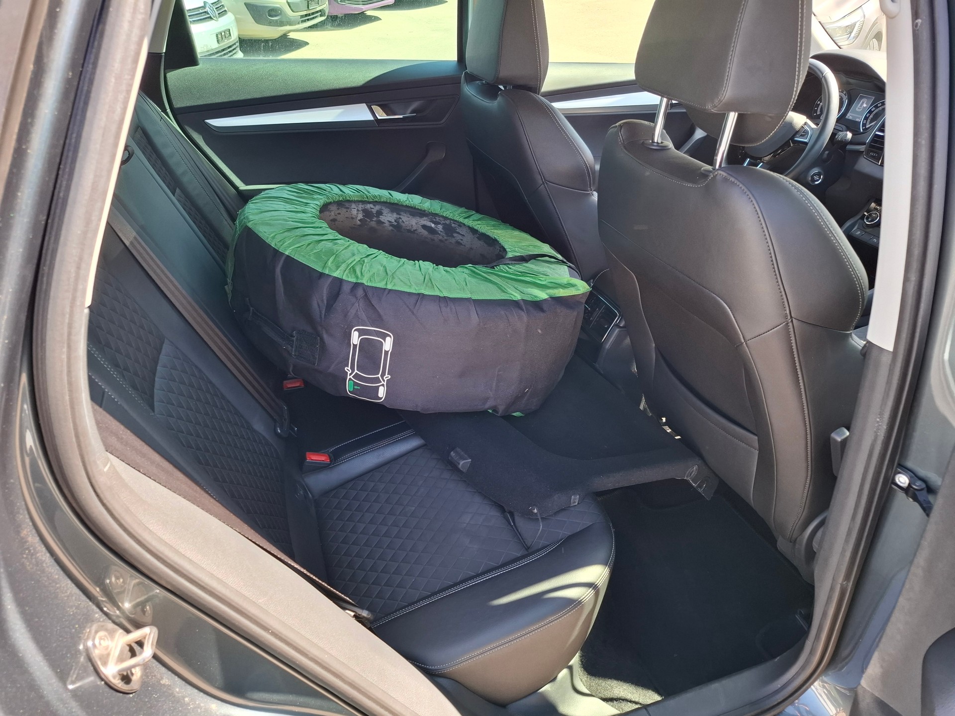 SKODA Karoq 2.0 TDI CR Ambition 4x4 DSG-image-8