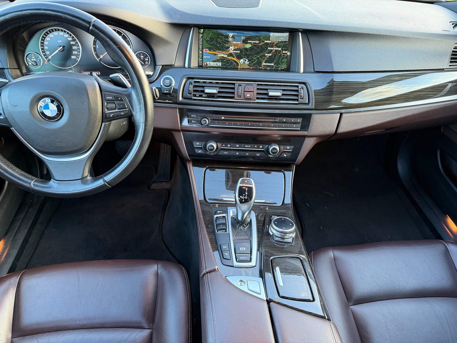 BMW 525d Touring xDrive Luxury Line Steptronic-image-14