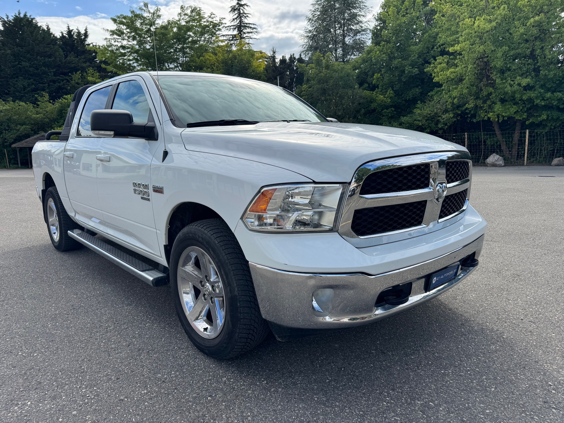 DODGE RAM 1500 Classic-image-4